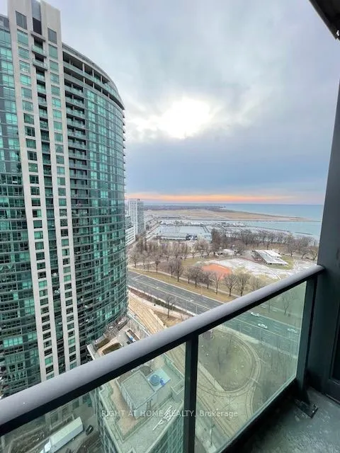 219 Fort York Boulevard #2506