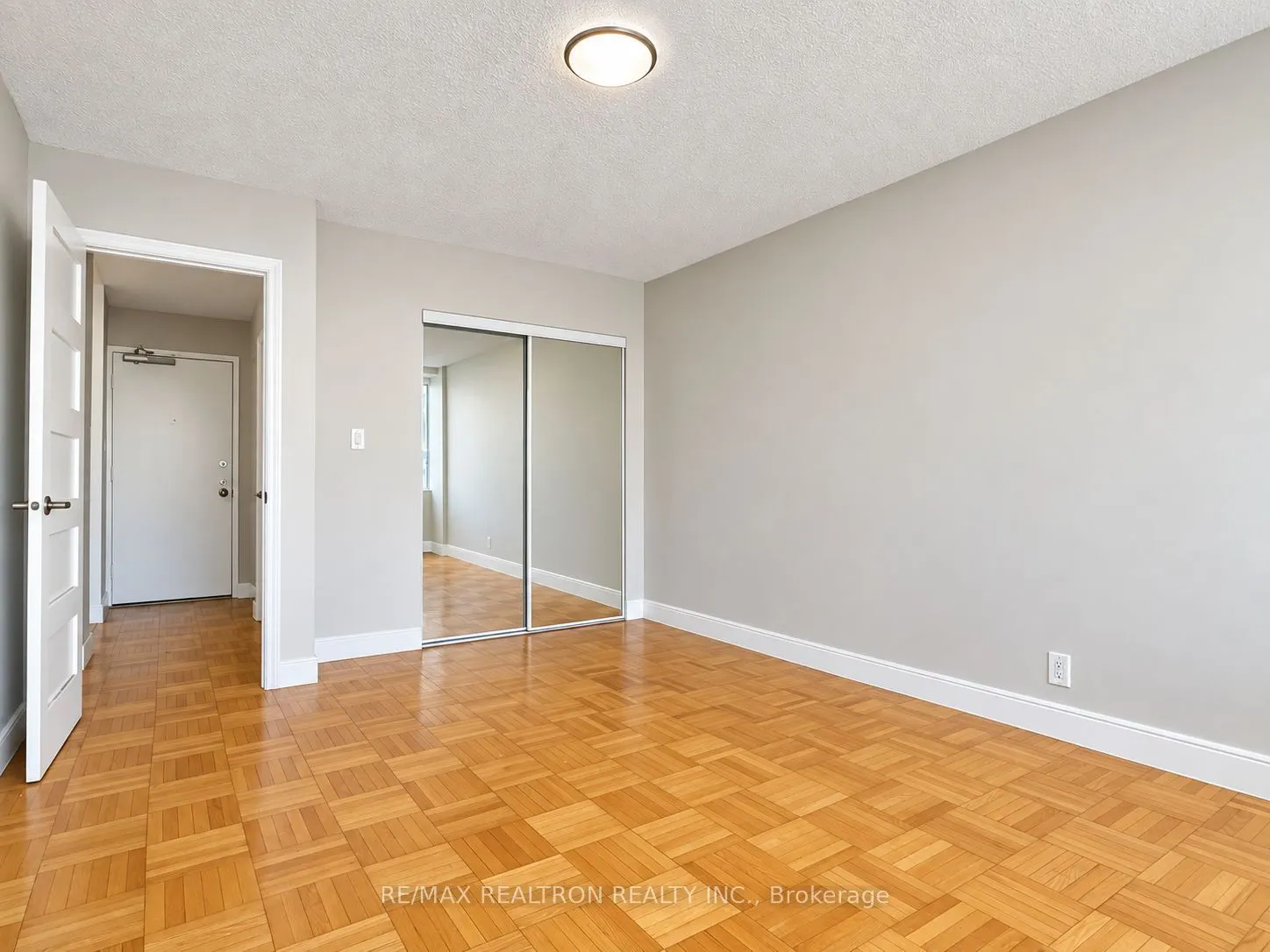 990 Avenue Road #104