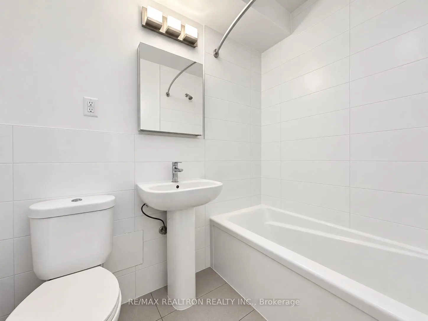 990 Avenue Road #104