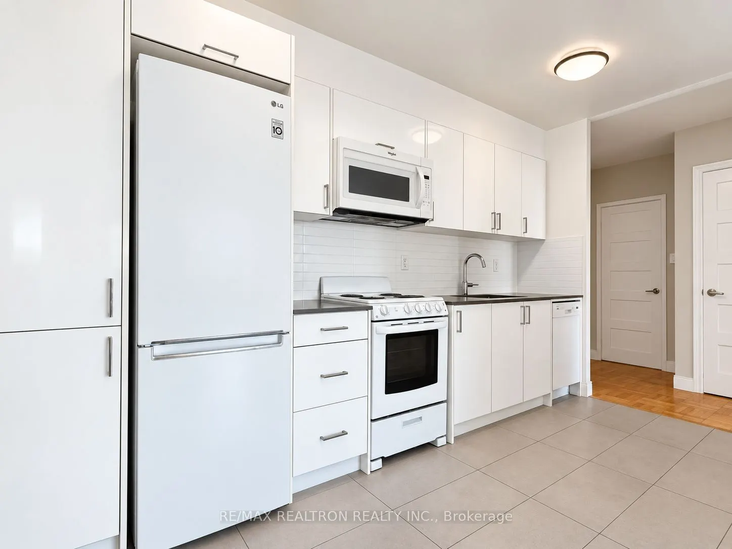 990 Avenue Road #104