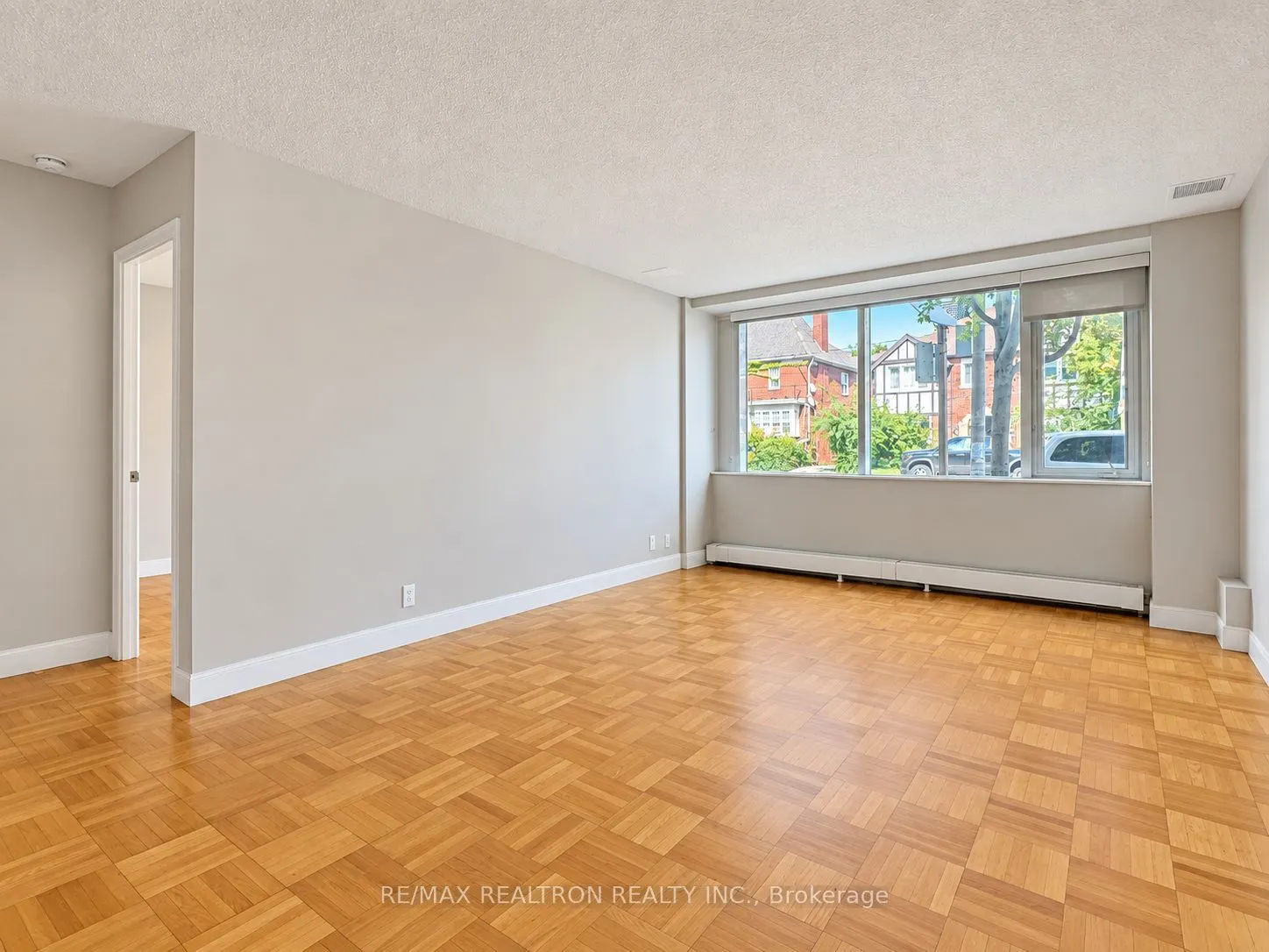 990 Avenue Road #104