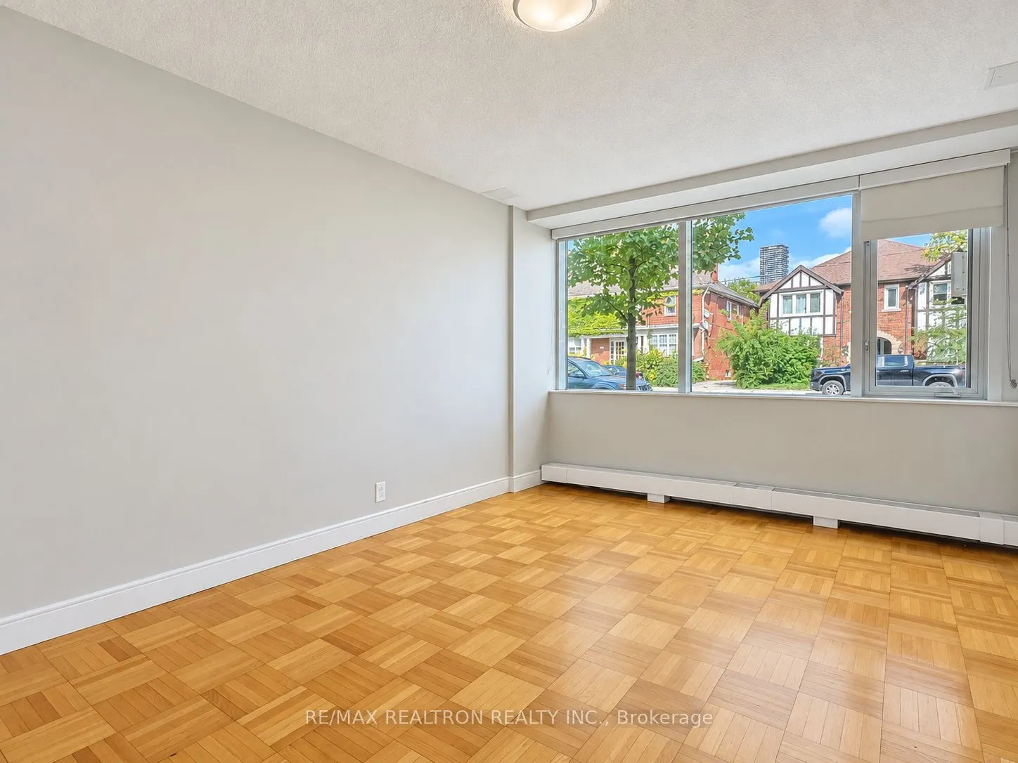 990 Avenue Road #104