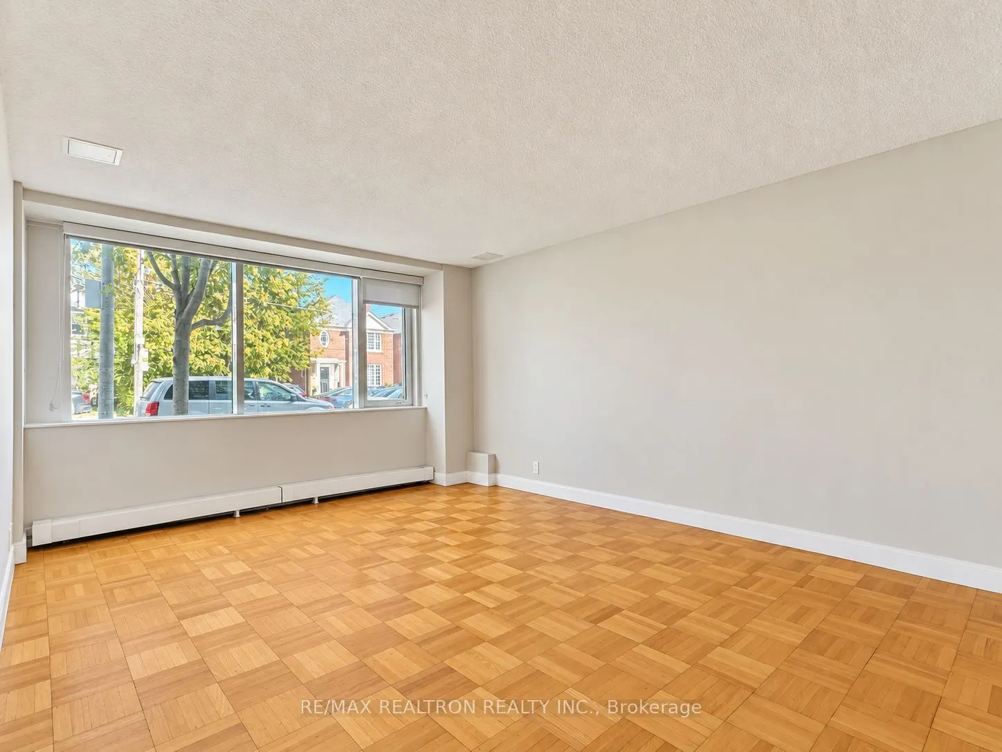990 Avenue Road #104