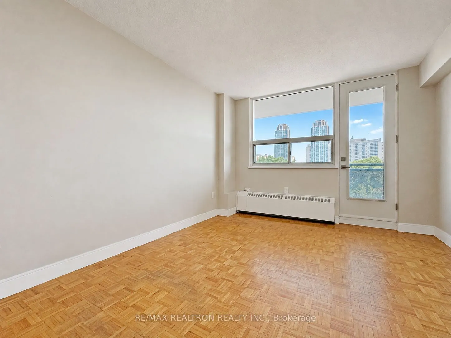 1500 Bathurst Street #907