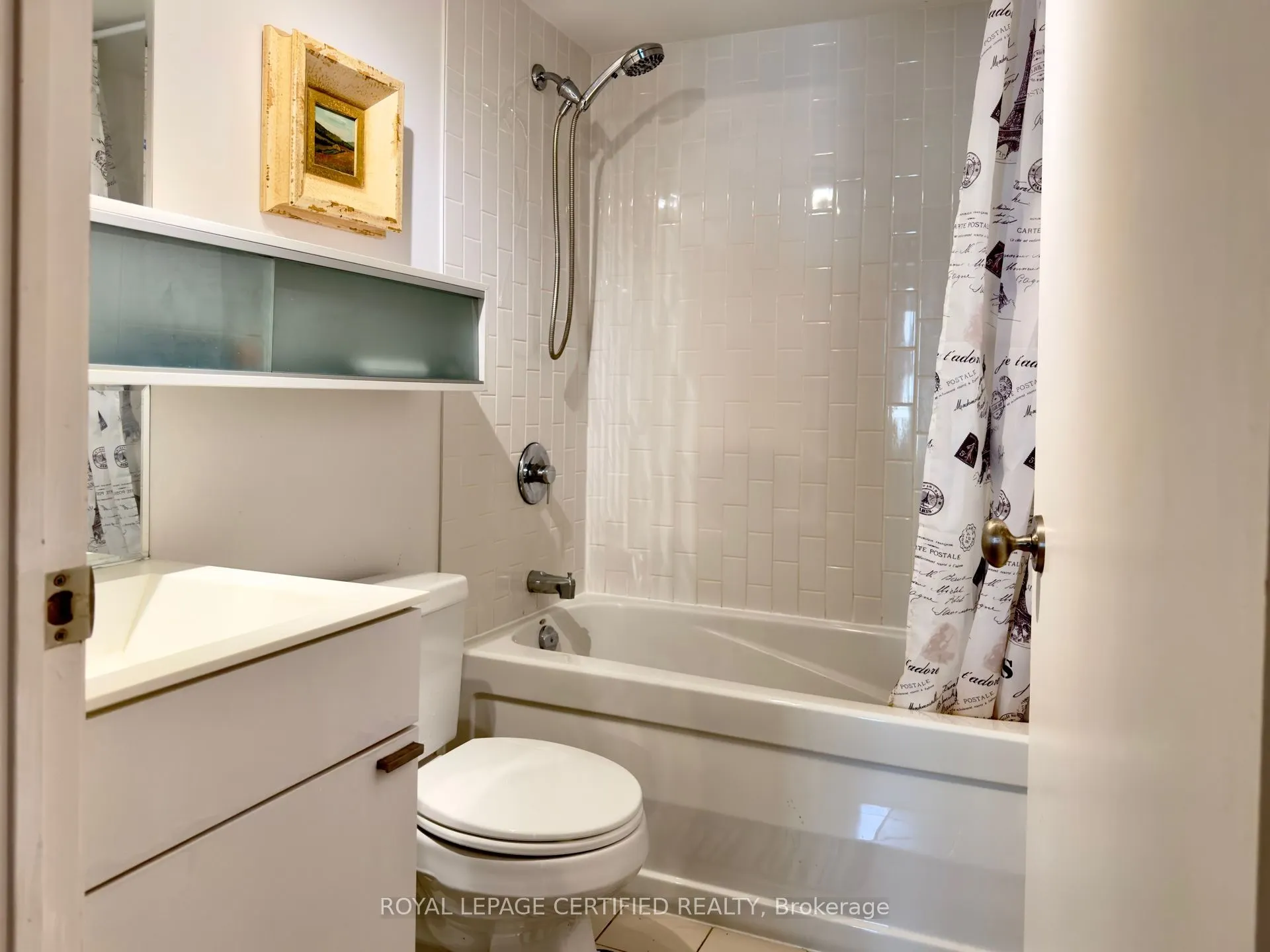 111 Elizabeth Street #552