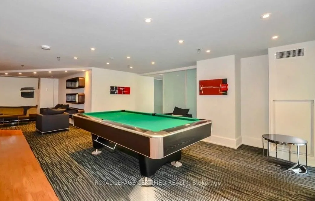 111 Elizabeth Street #552