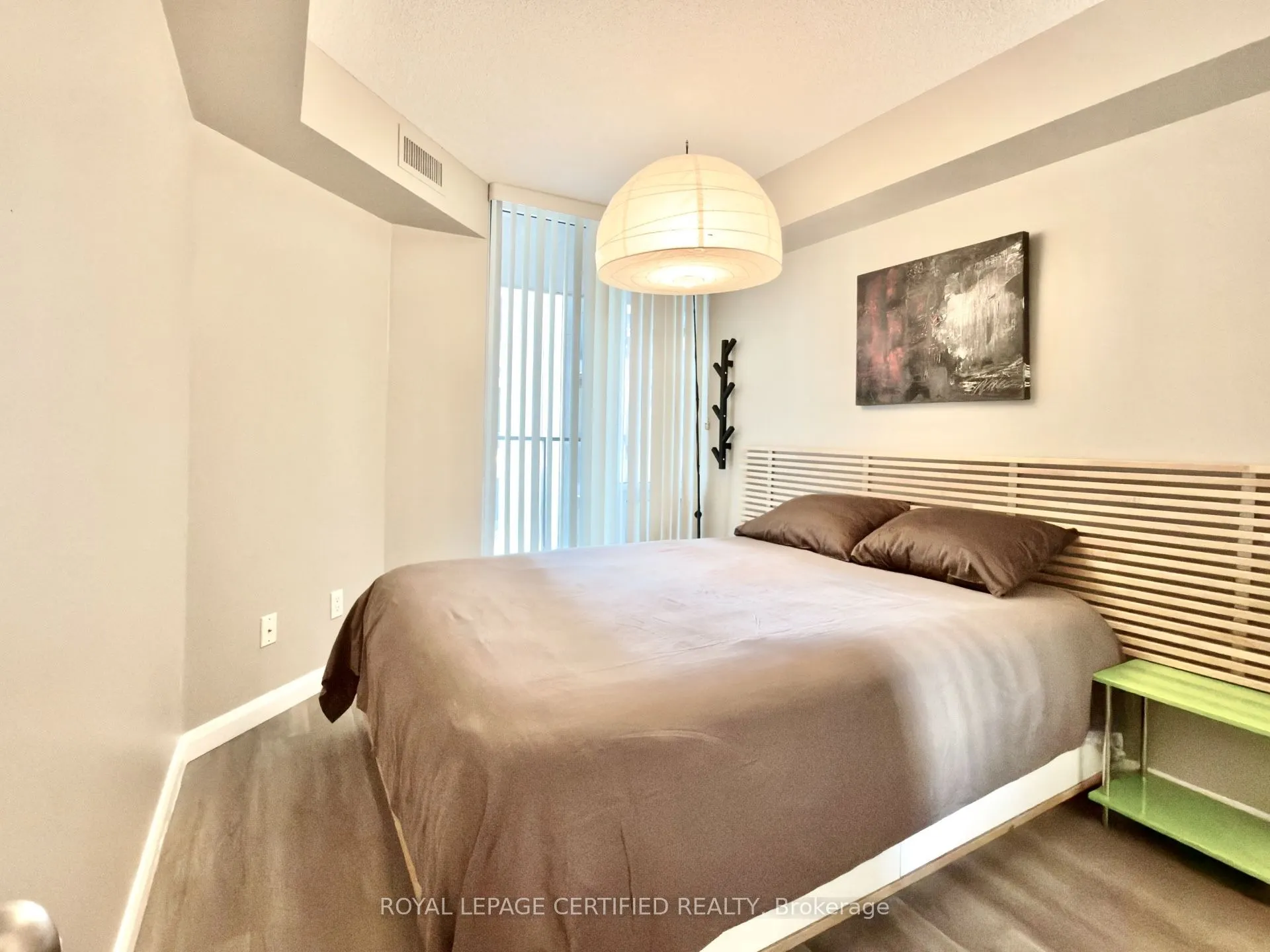 111 Elizabeth Street #552