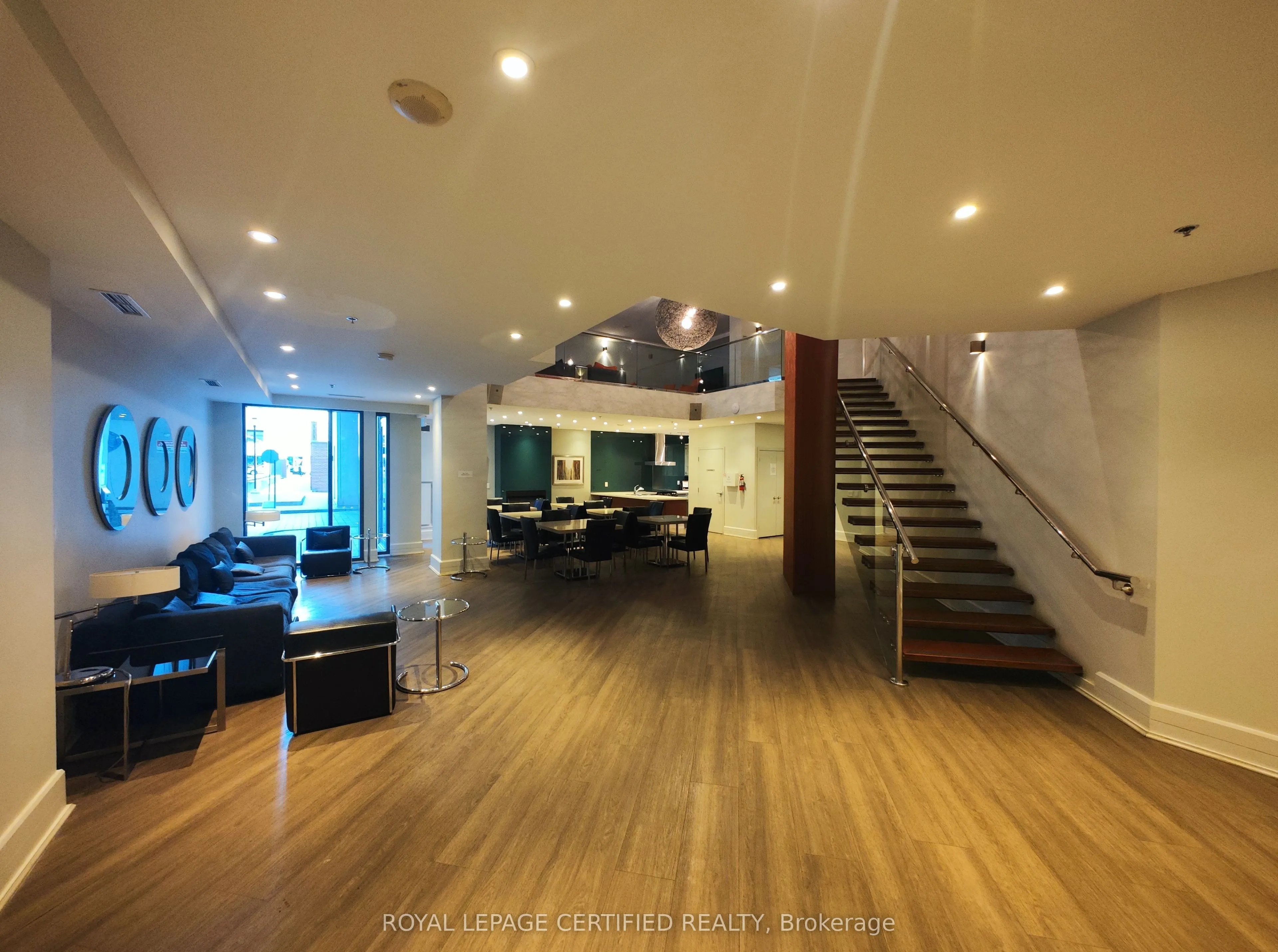 111 Elizabeth Street #552