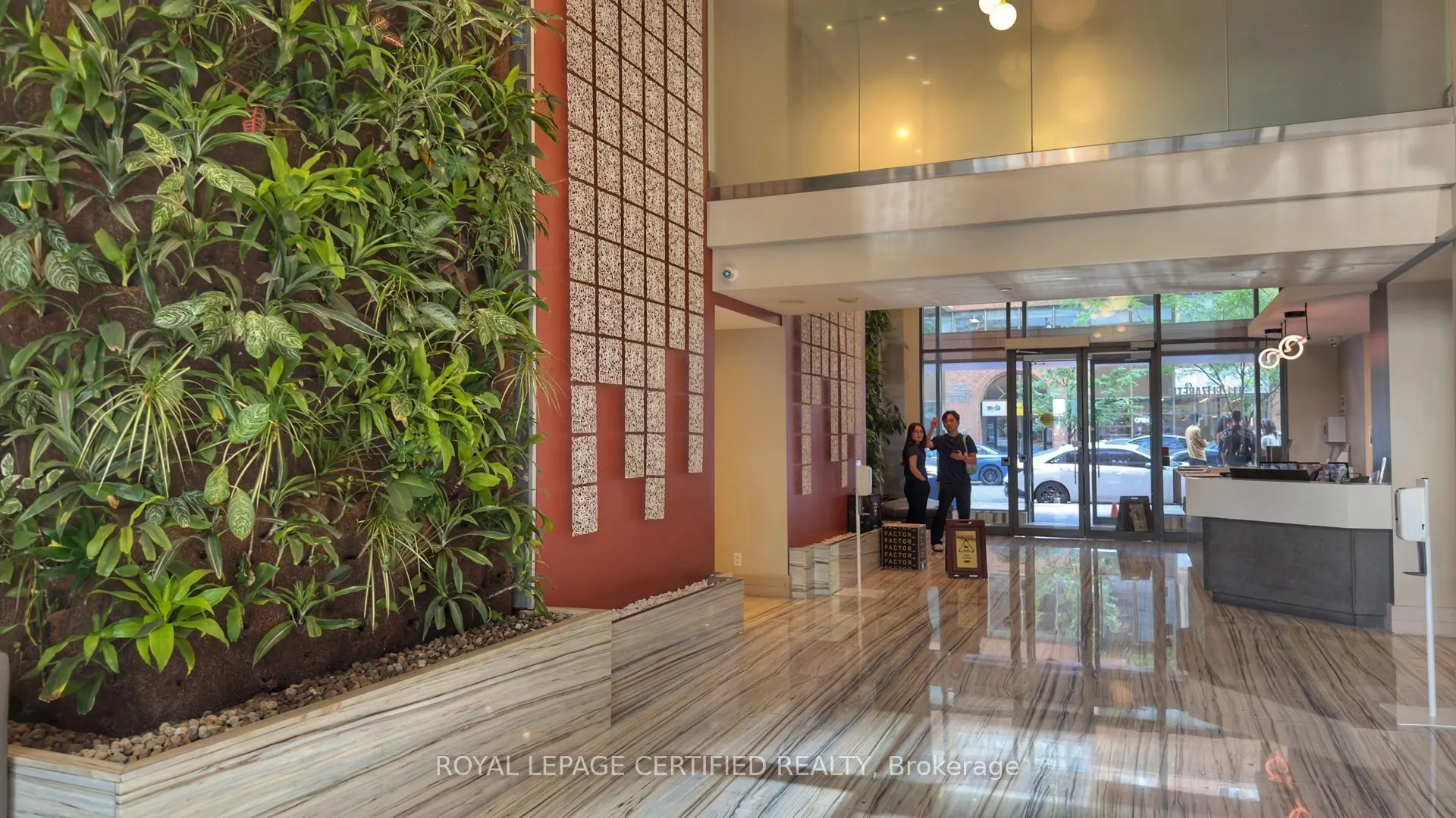 111 Elizabeth Street #552