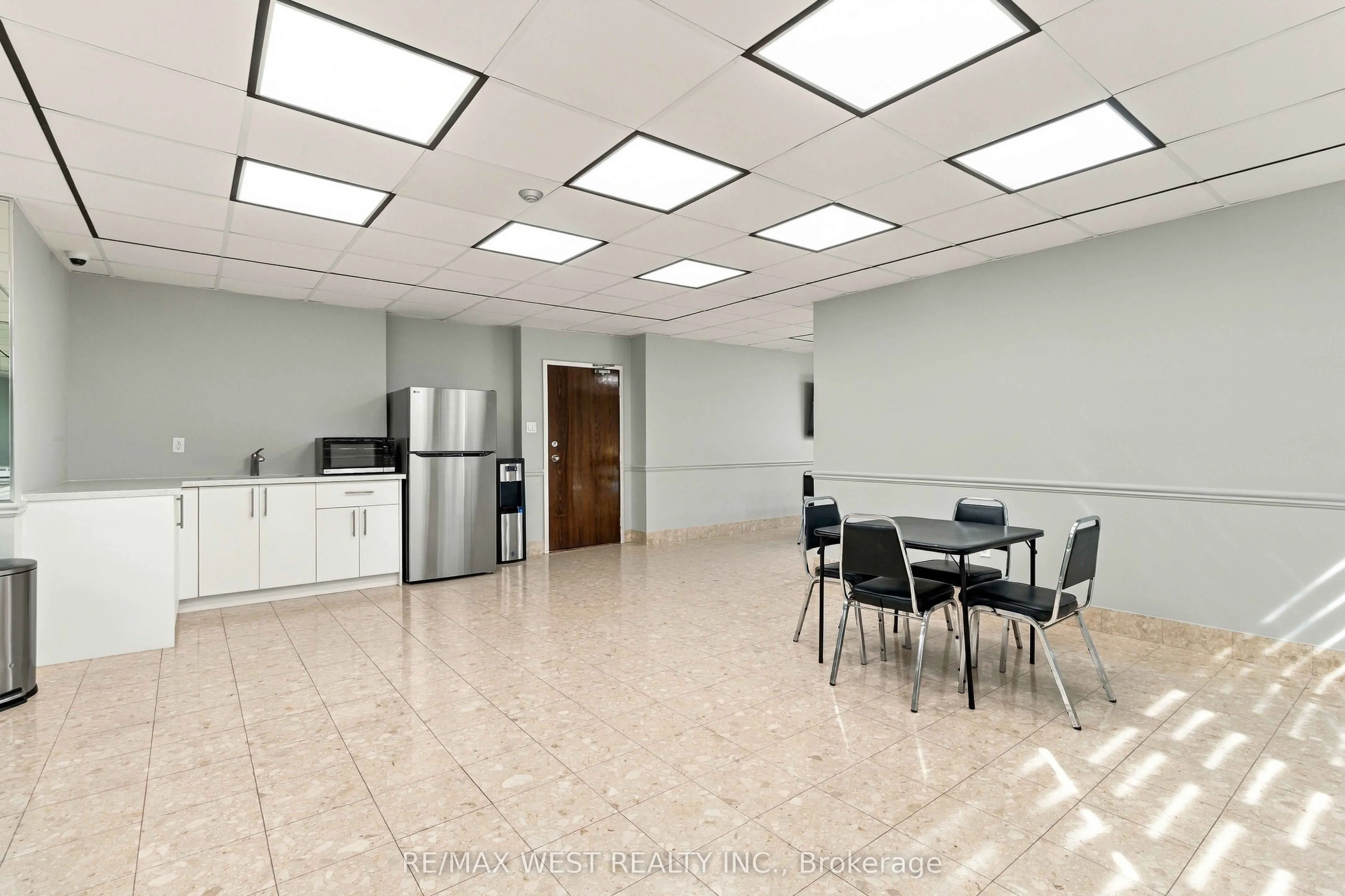 80 Antibes Drive #2702
