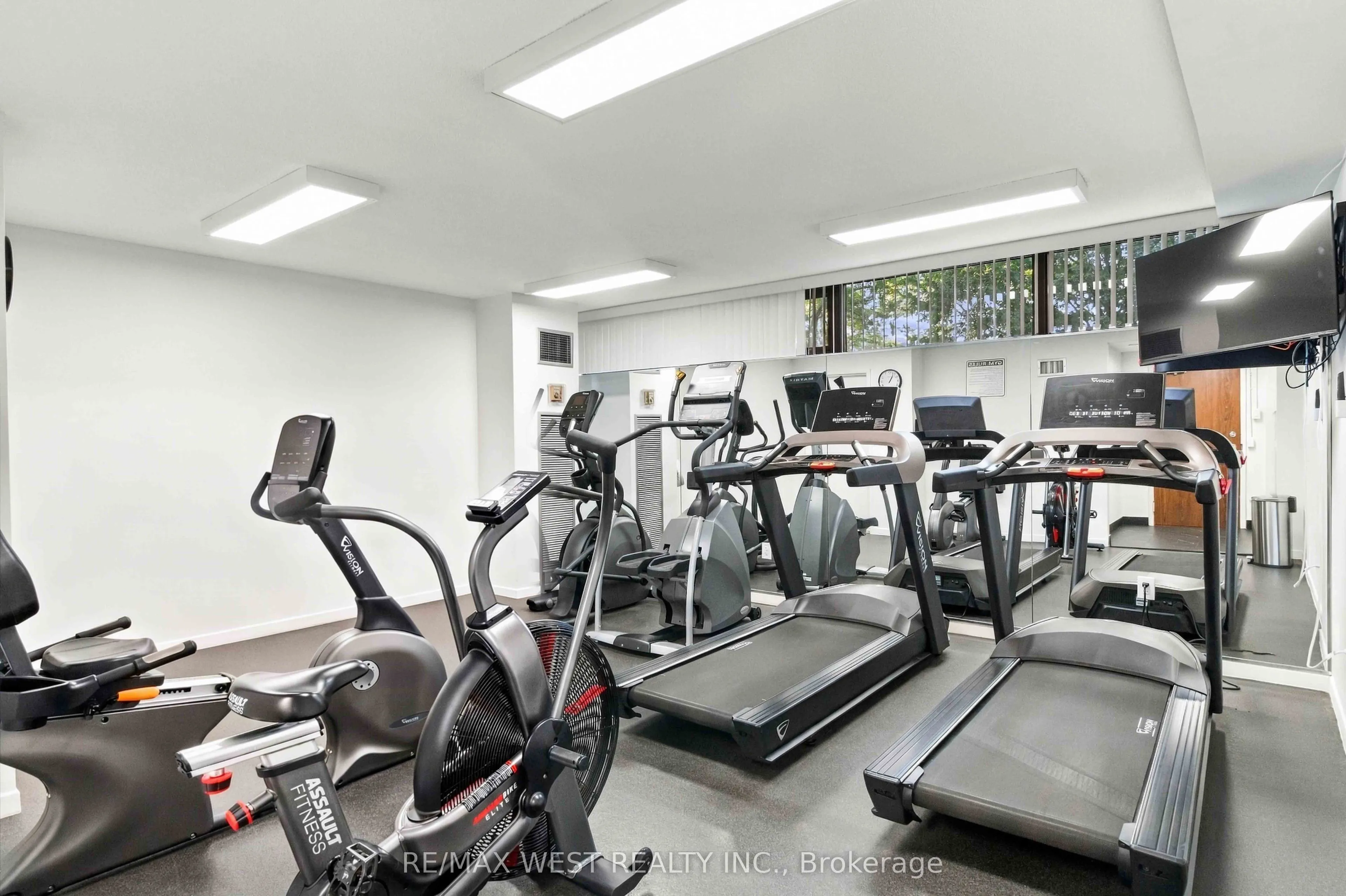 80 Antibes Drive #2702