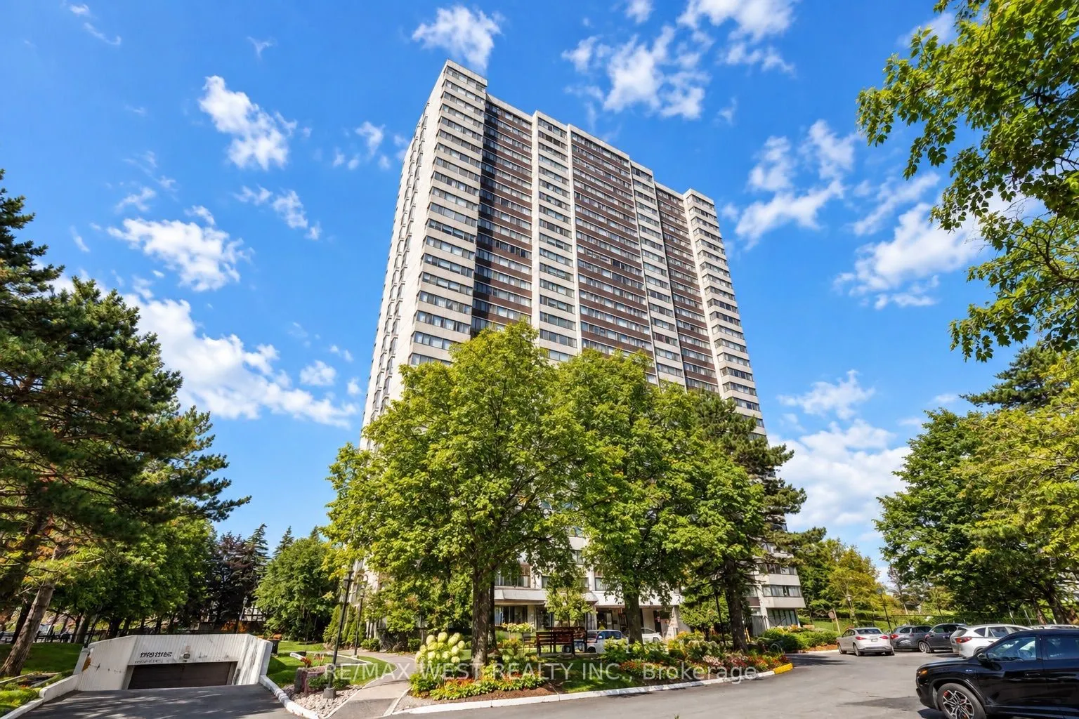 80 Antibes Drive #2702