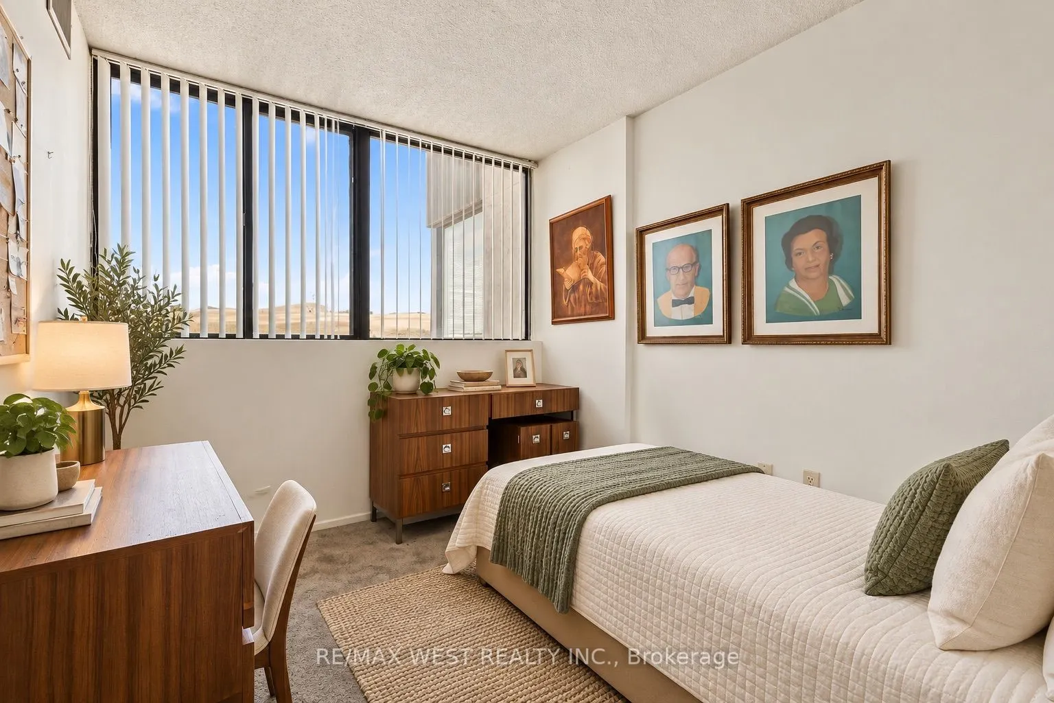 80 Antibes Drive #2702