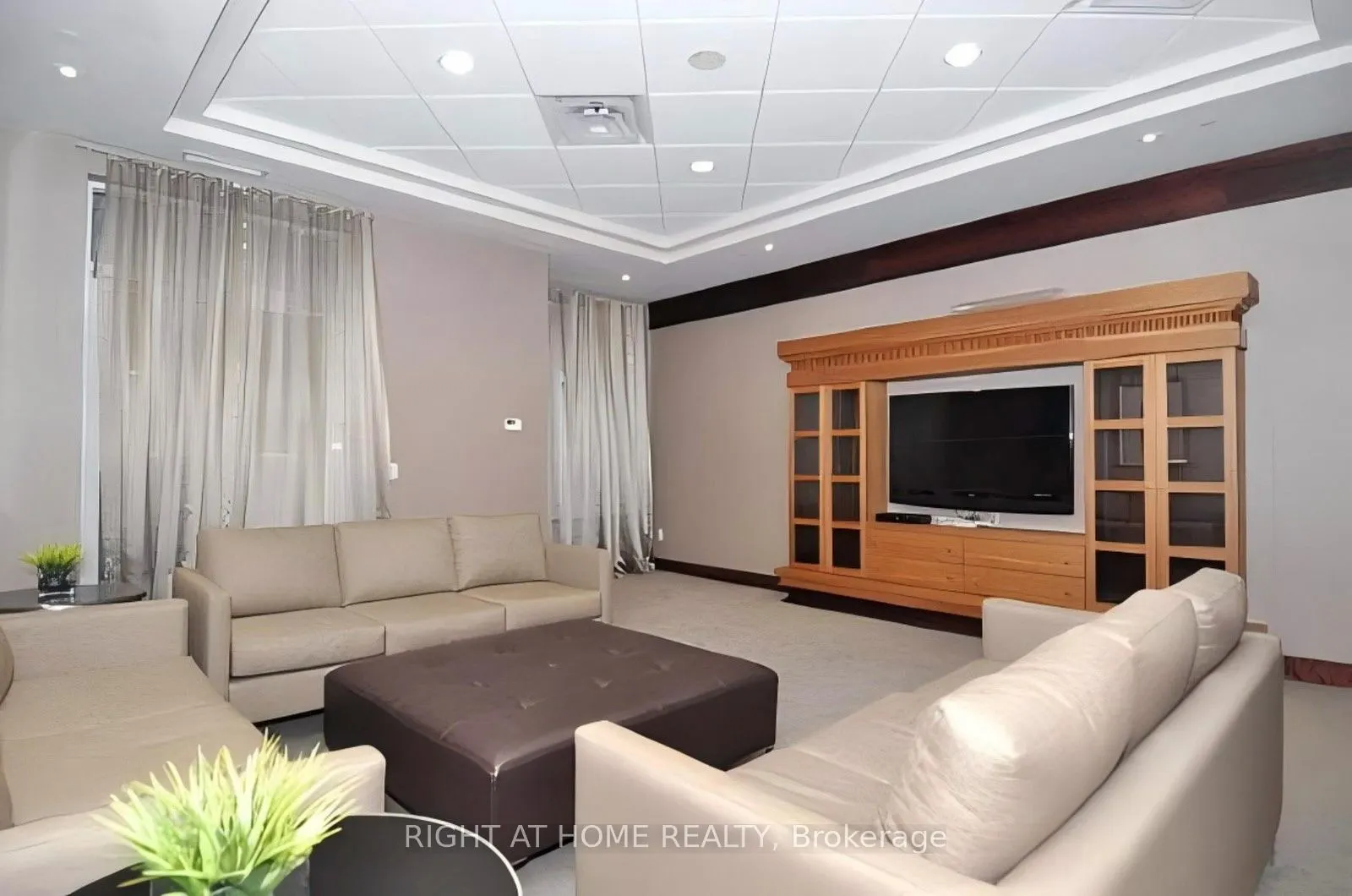 35 Balmuto Street #1810
