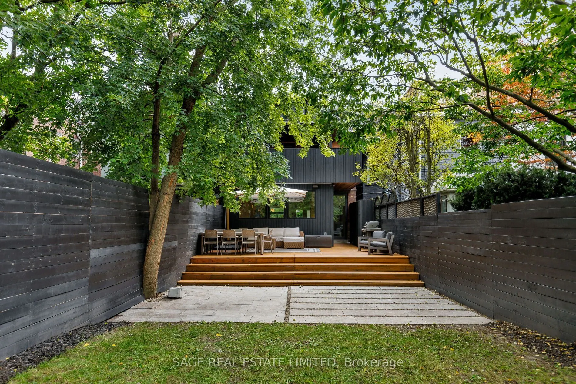 36 Macpherson Avenue