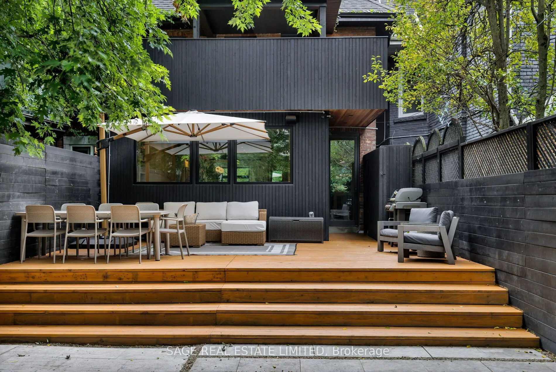 36 Macpherson Avenue