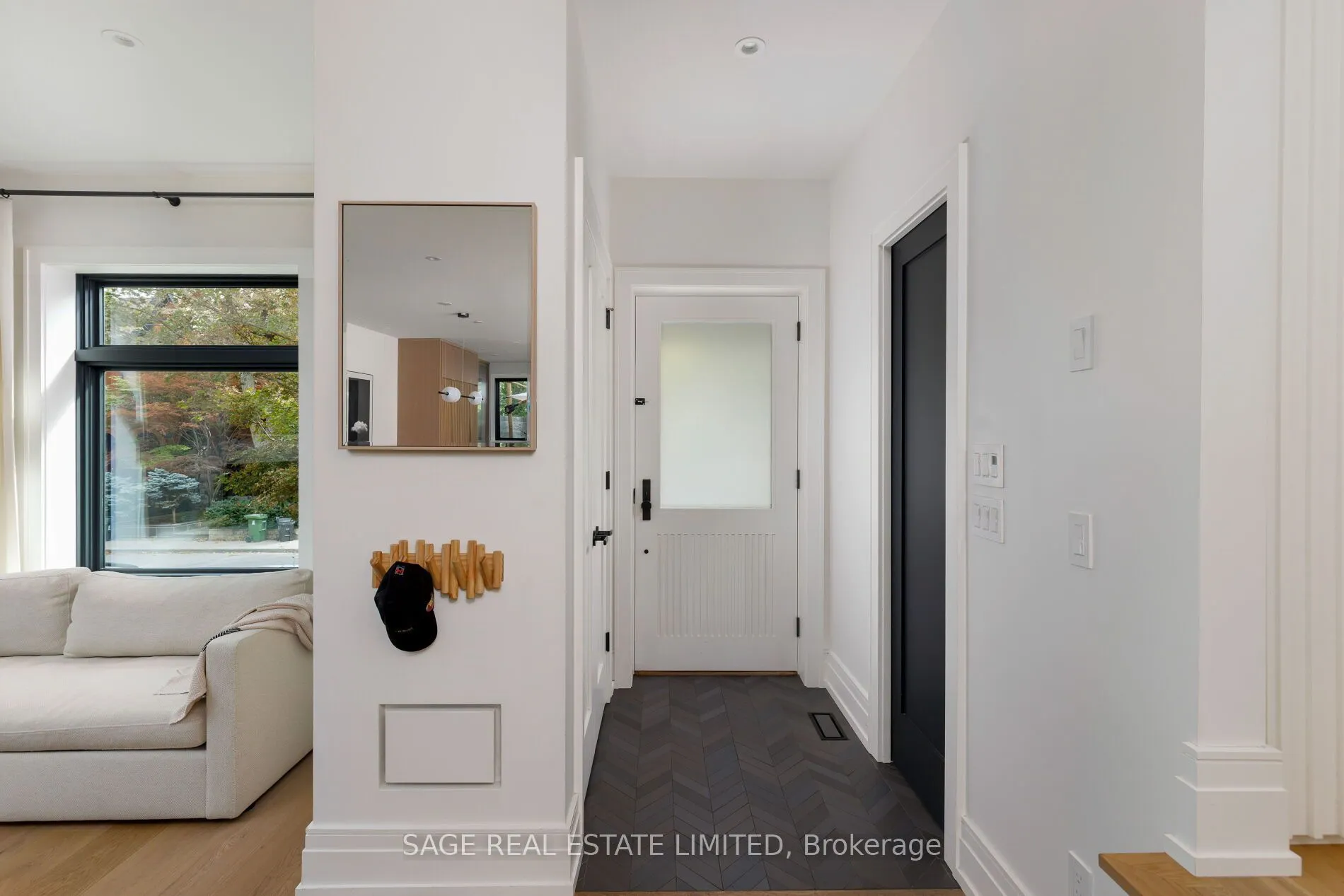 36 Macpherson Avenue