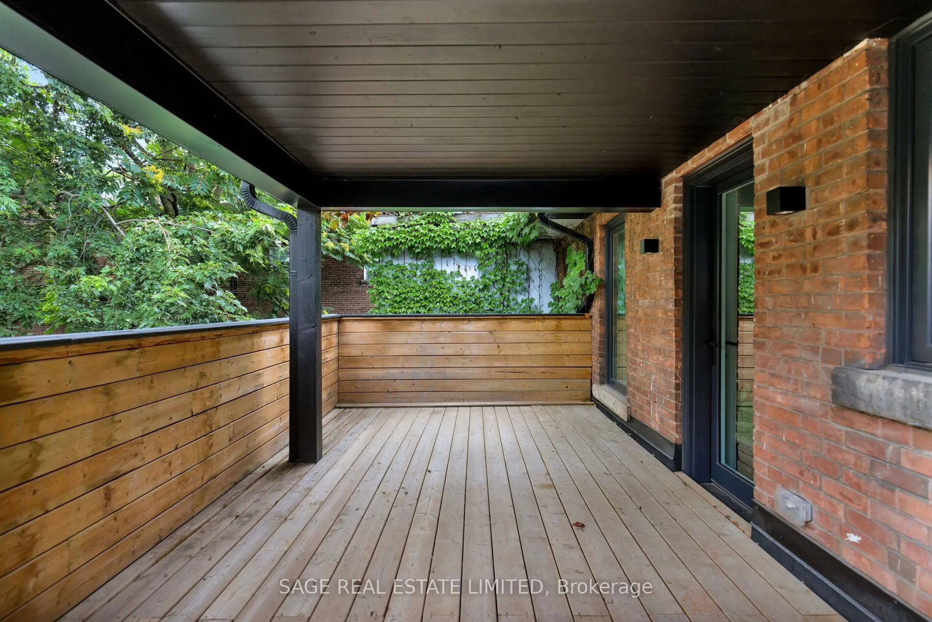 36 Macpherson Avenue
