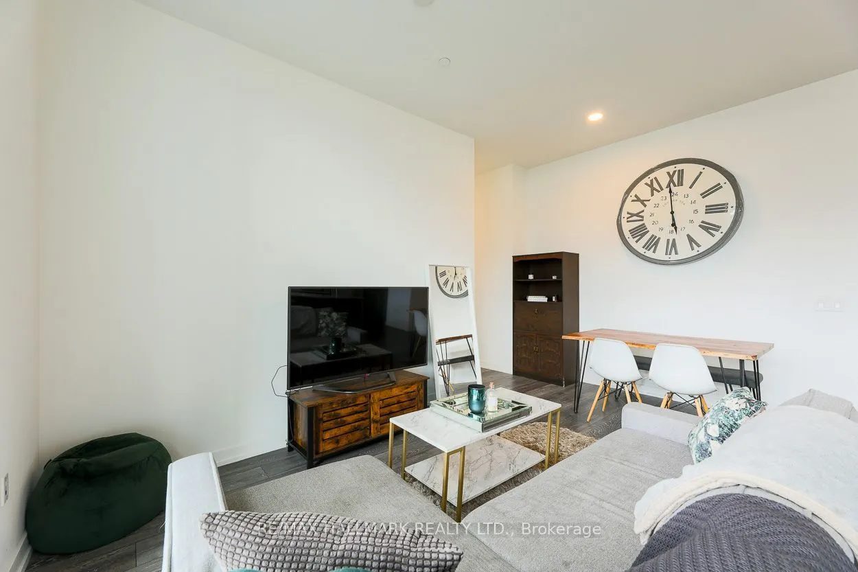 225 Sumach Street #405