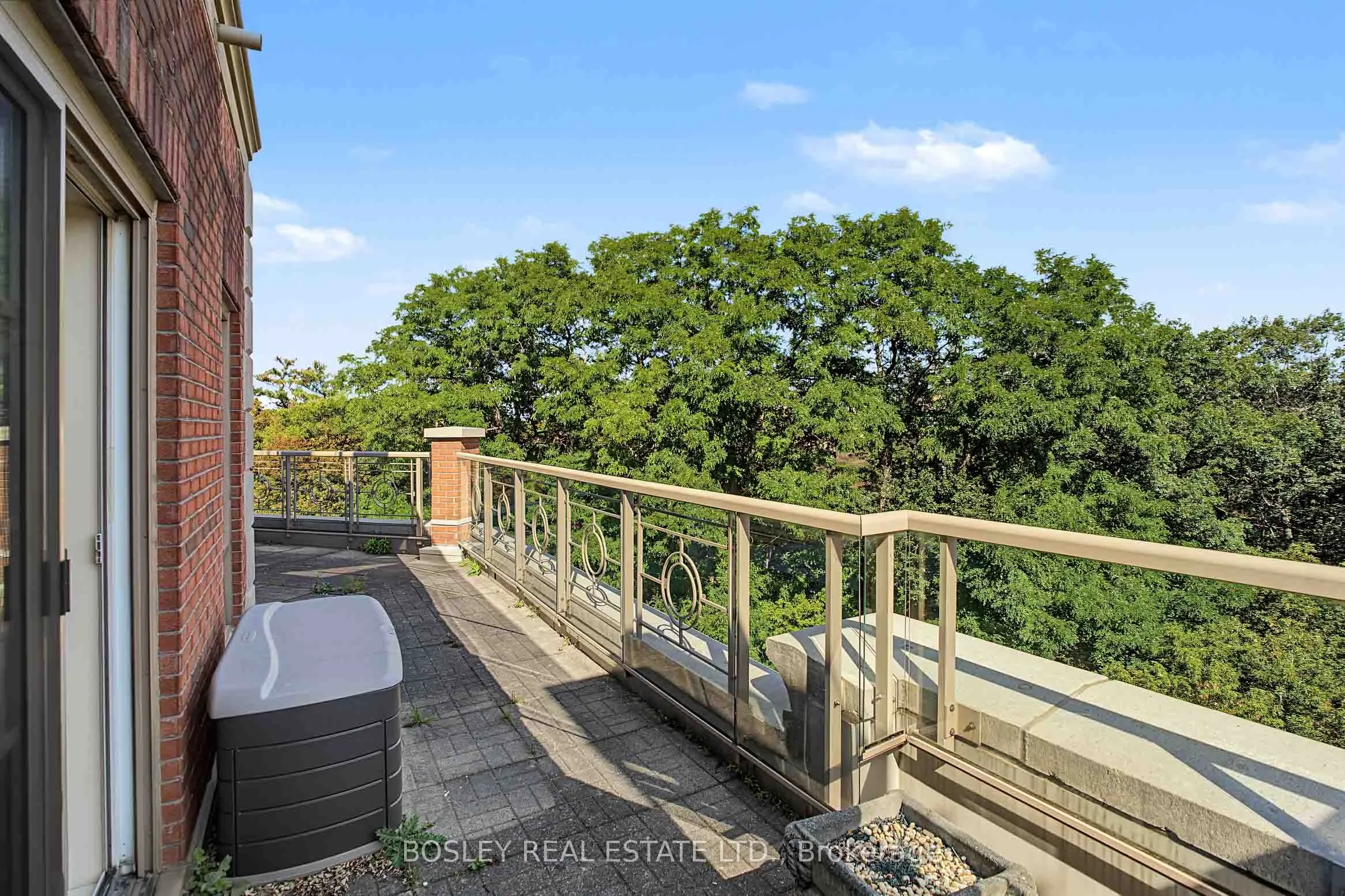 21 Burkebrook Place #504