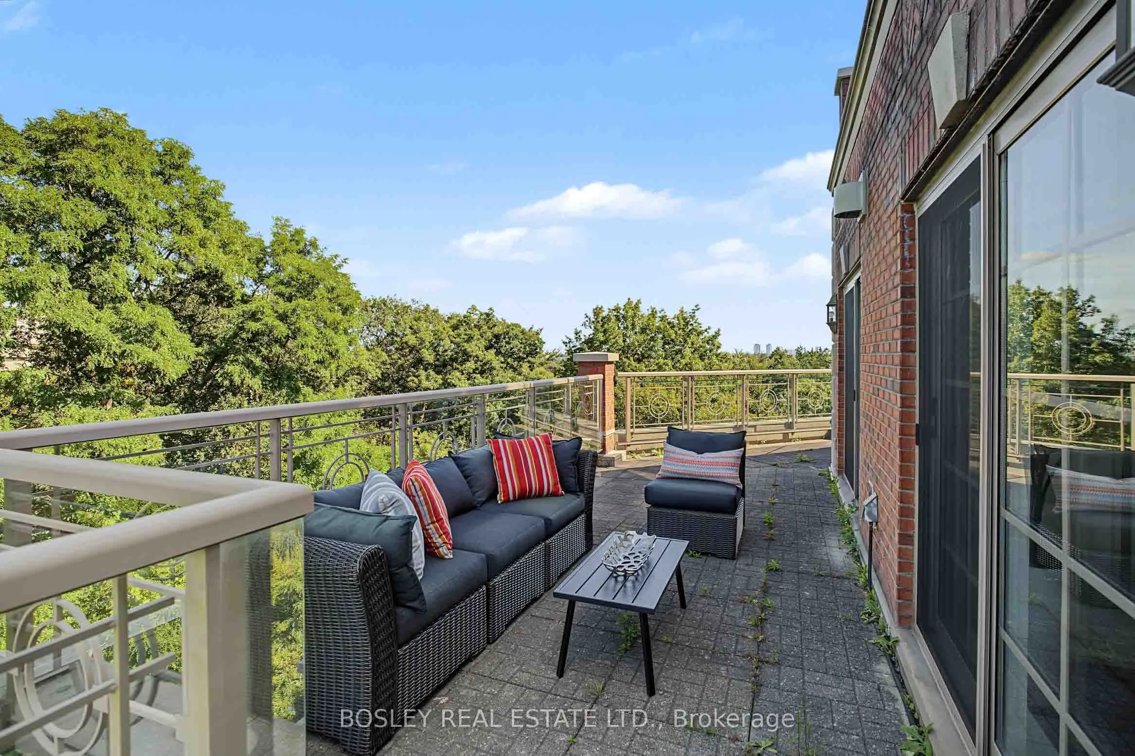 21 Burkebrook Place #504