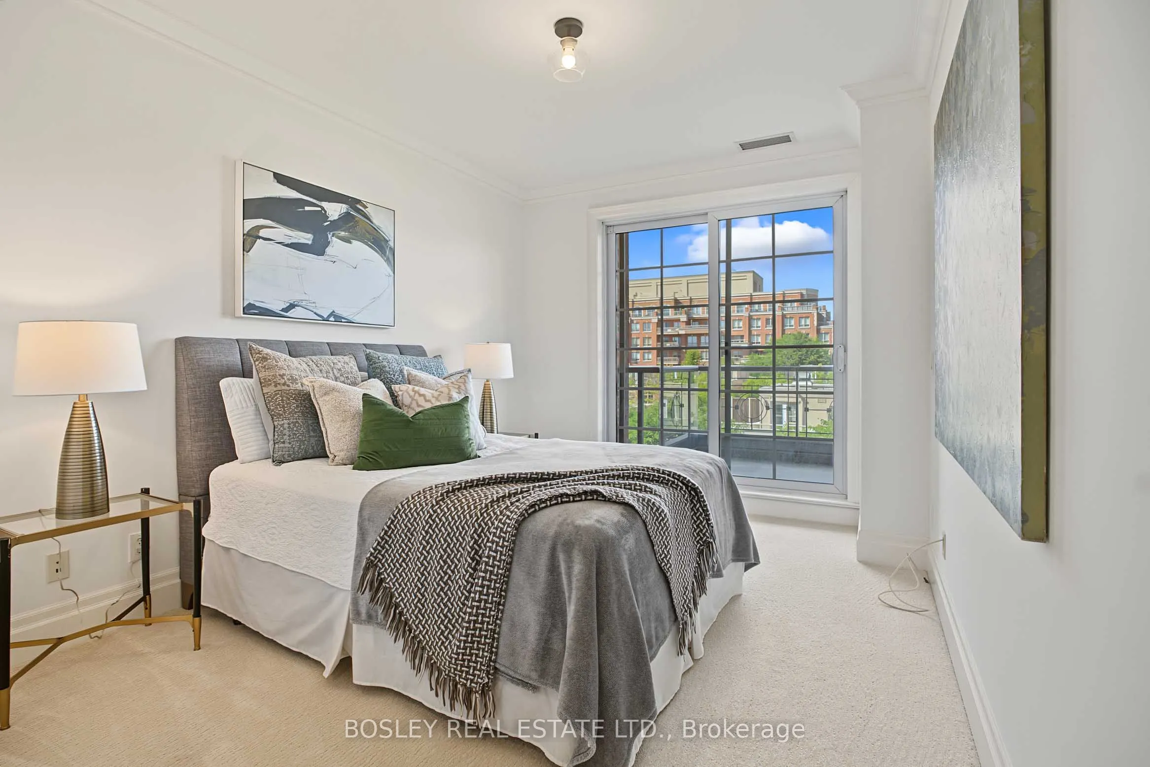 21 Burkebrook Place #504