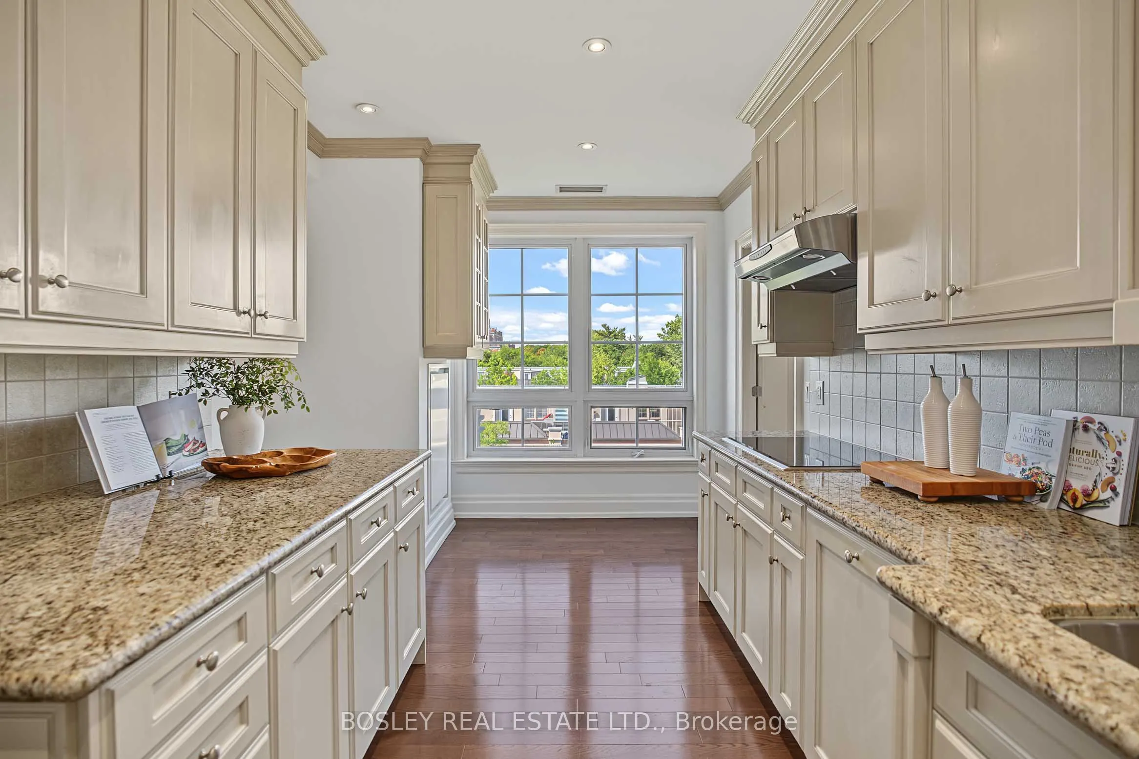 21 Burkebrook Place #504