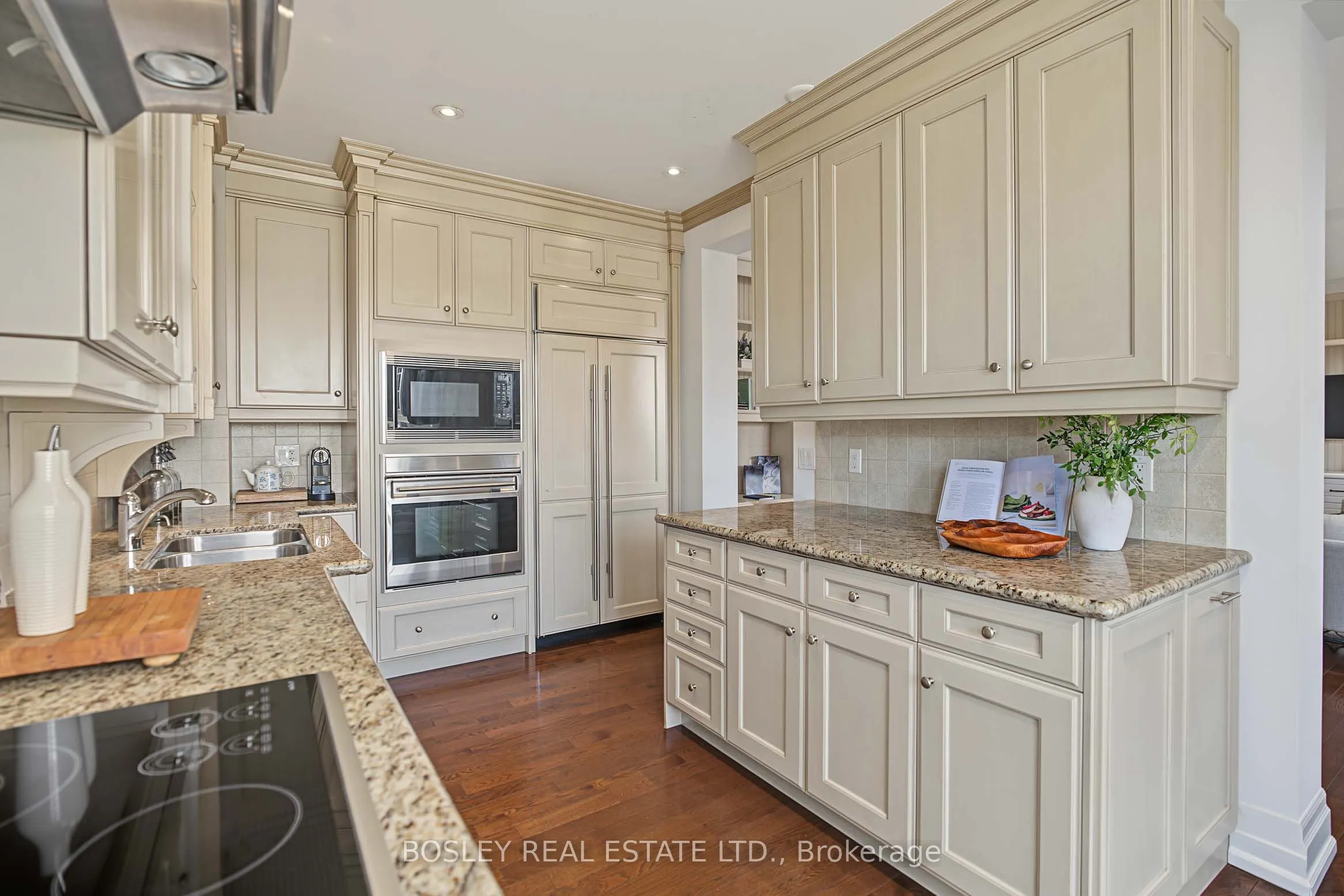 21 Burkebrook Place #504