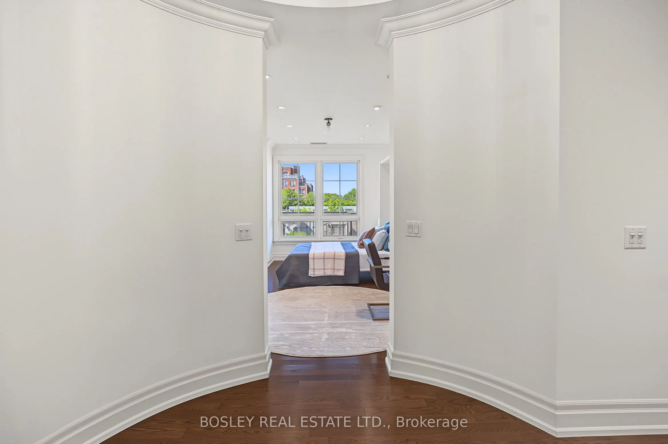 21 Burkebrook Place #504