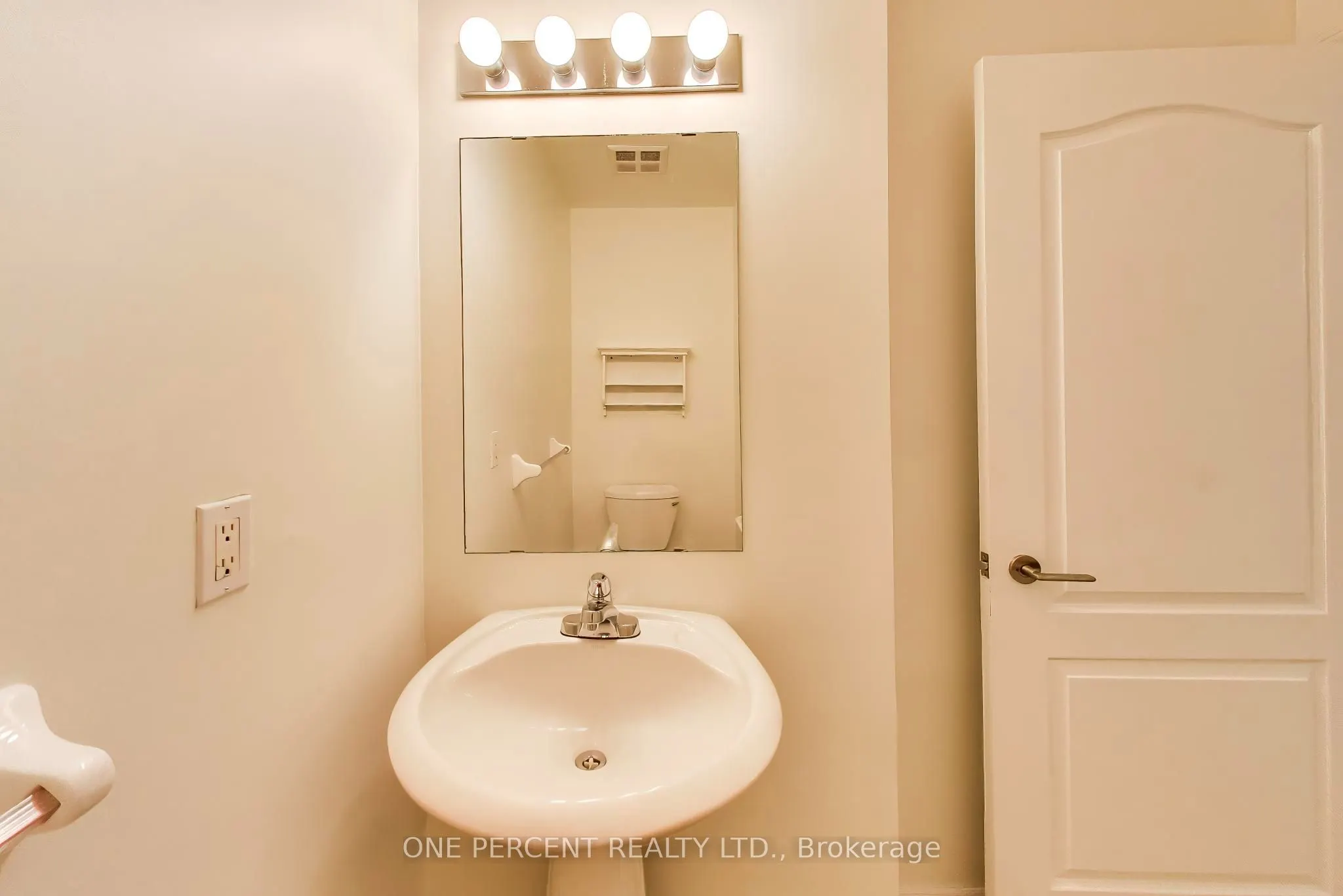 3840 Bathurst Street #109
