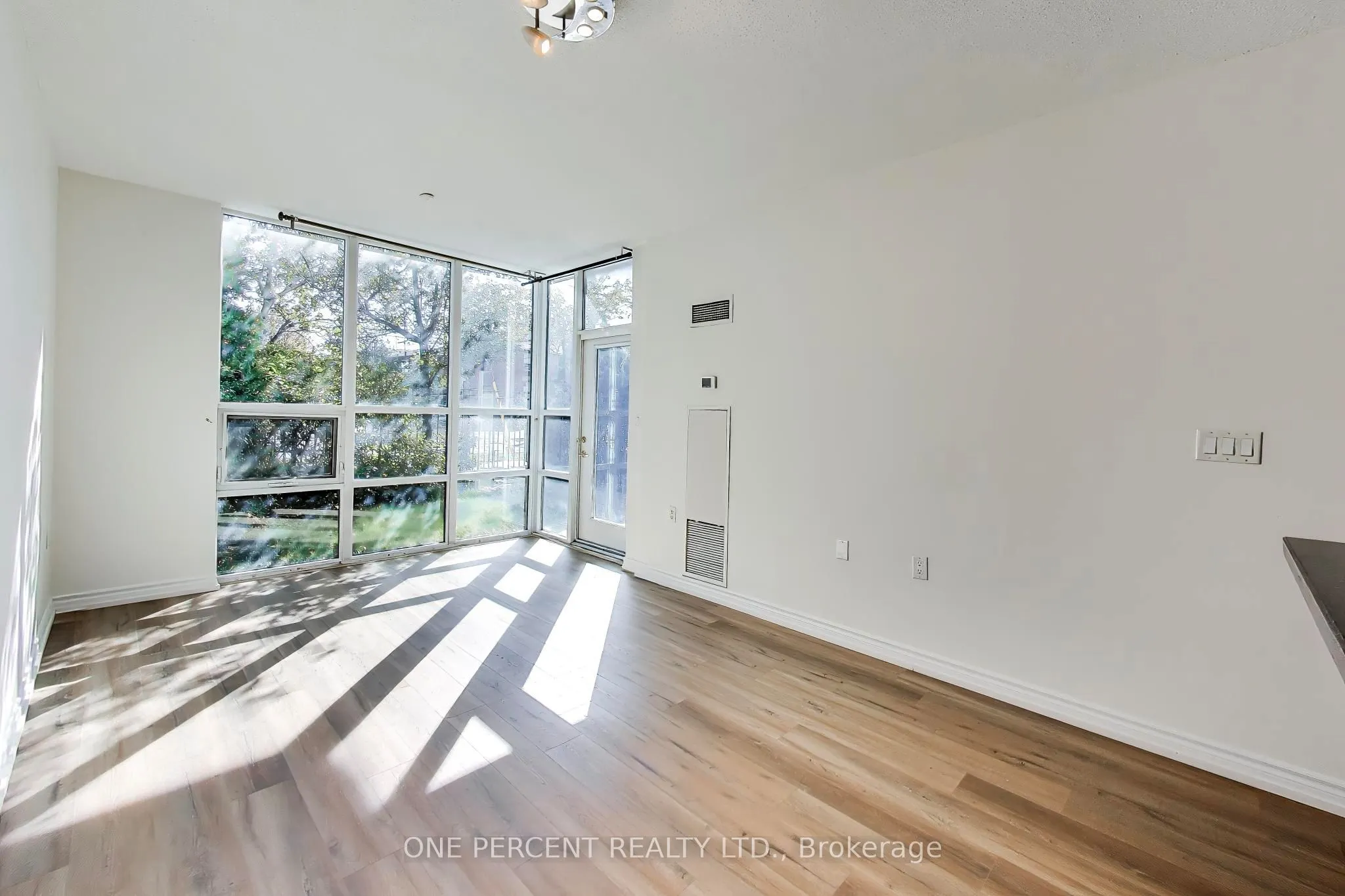 3840 Bathurst Street #109