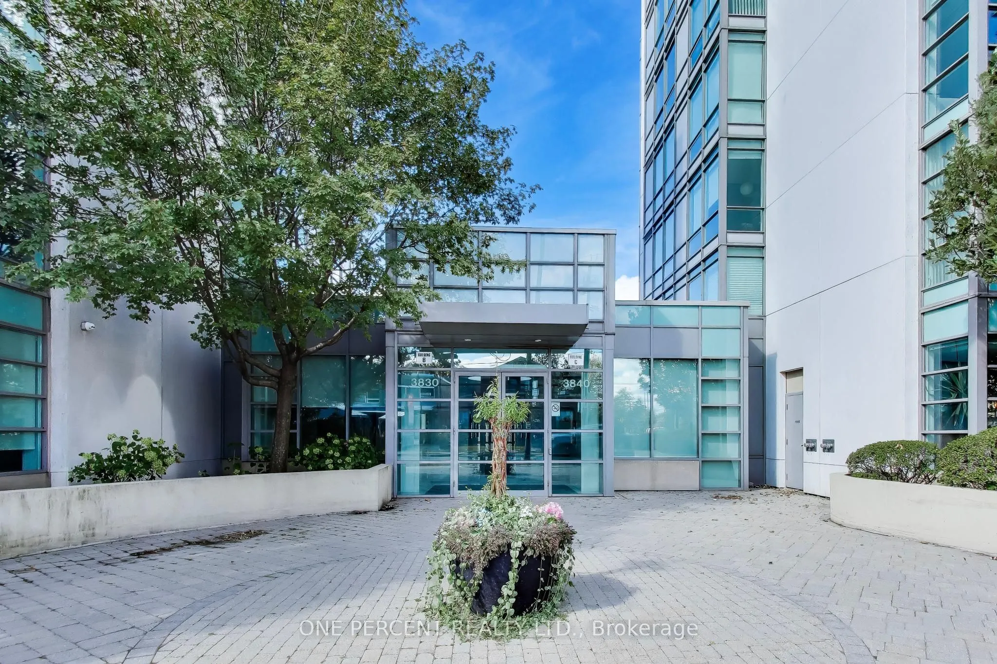 3840 Bathurst Street #109