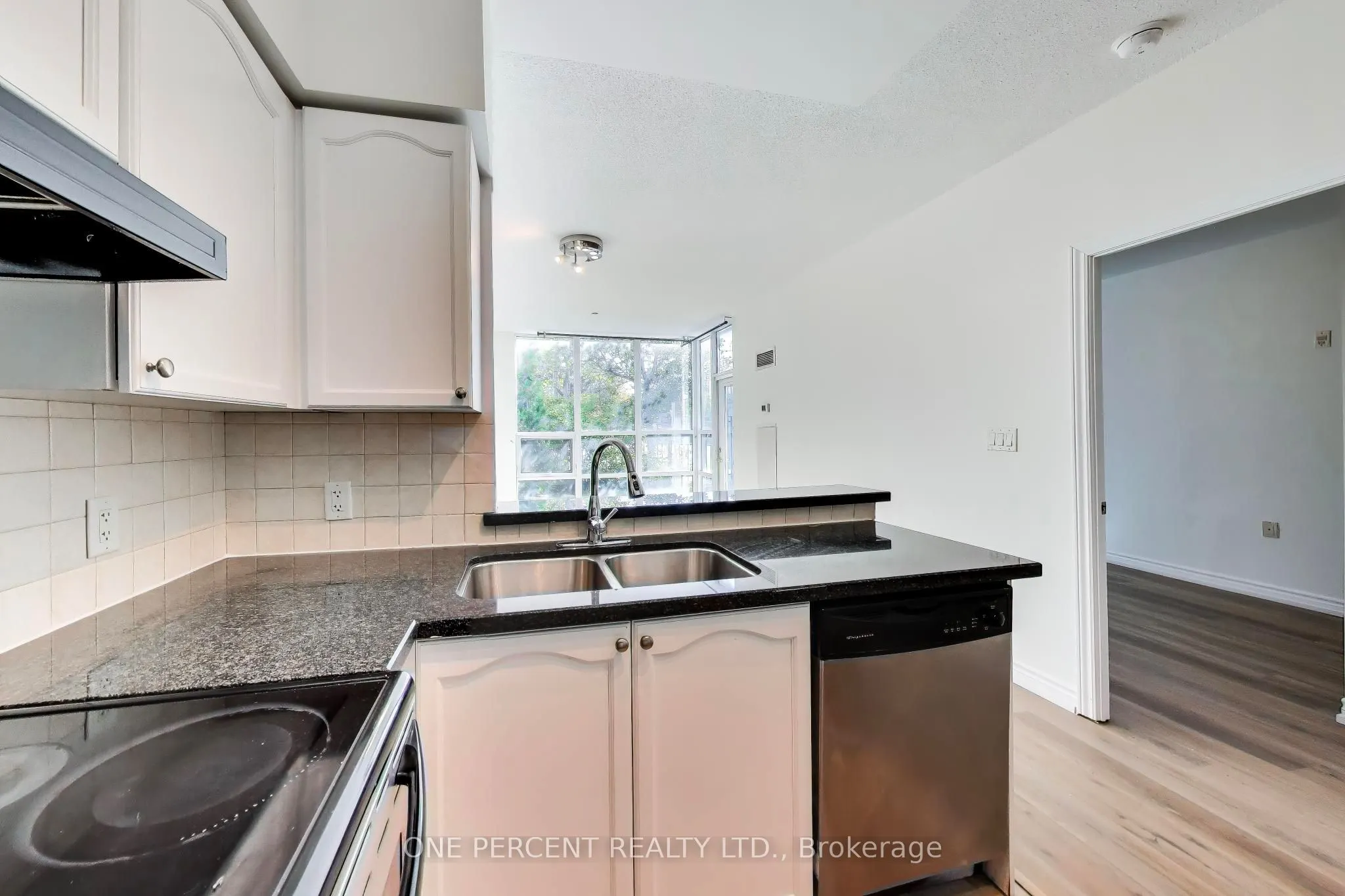 3840 Bathurst Street #109