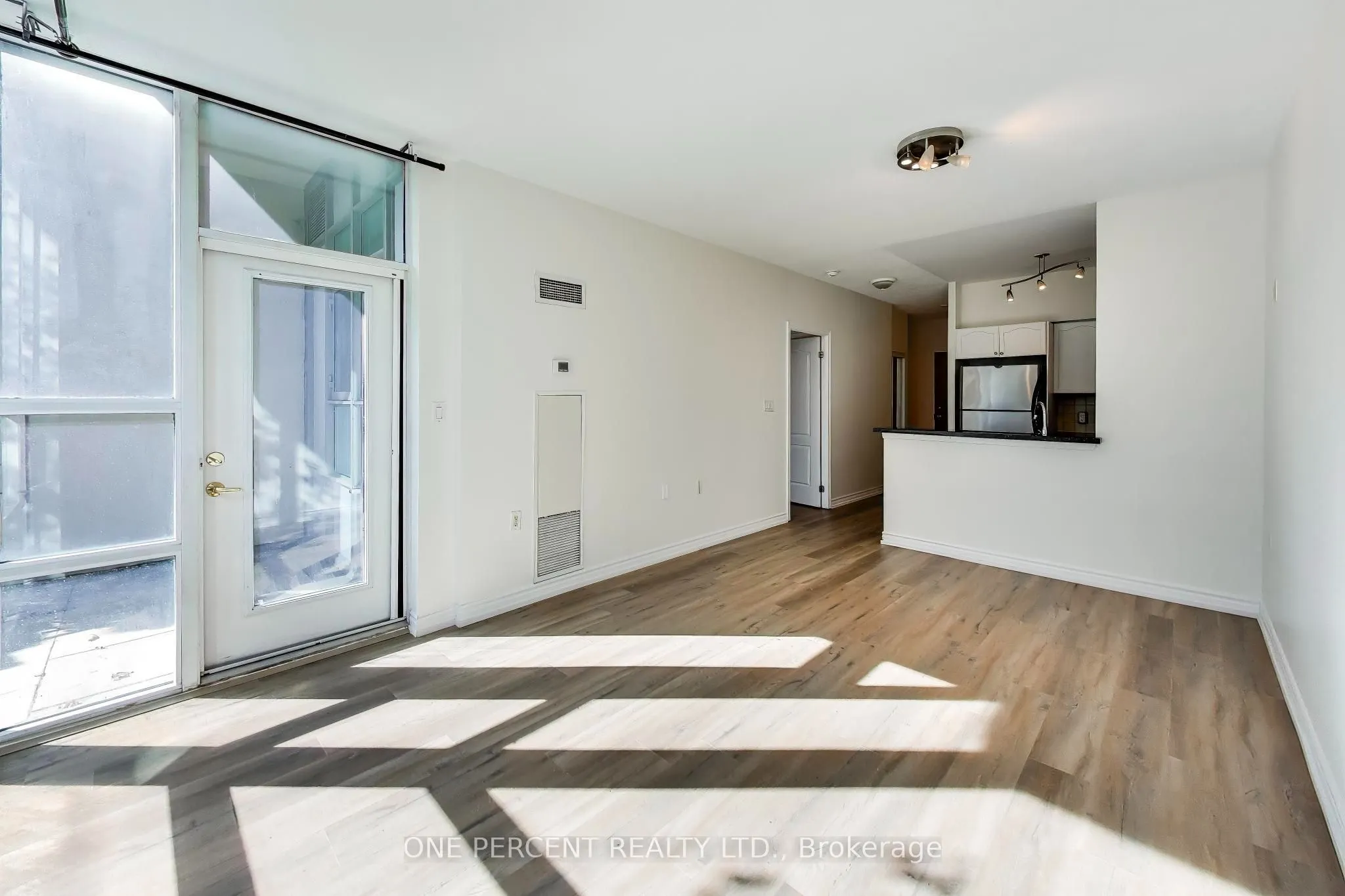 3840 Bathurst Street #109