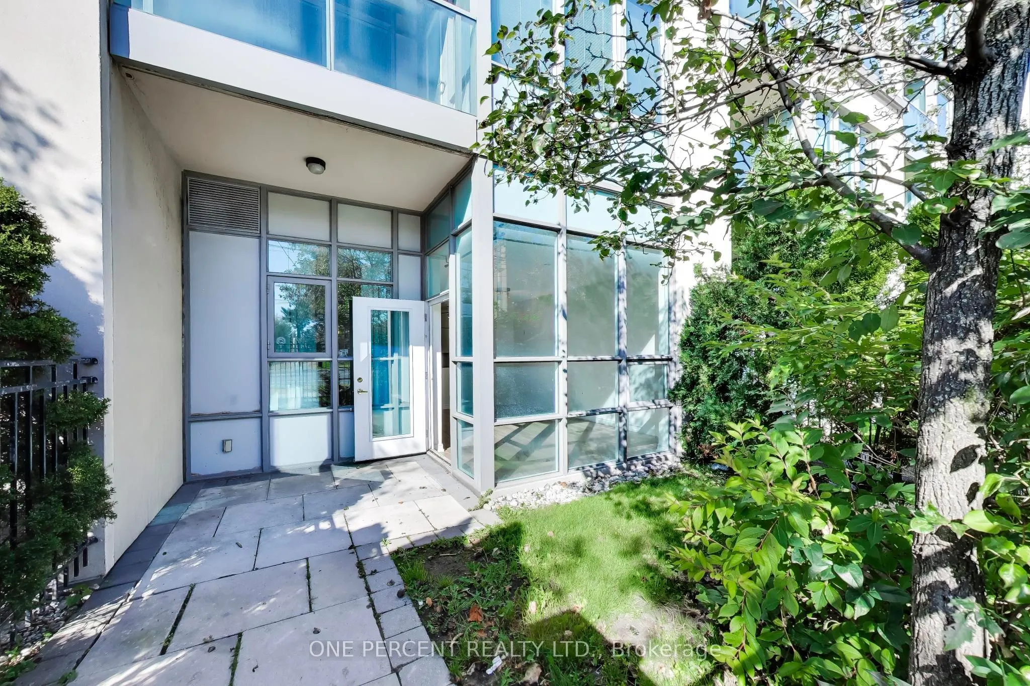 3840 Bathurst Street #109