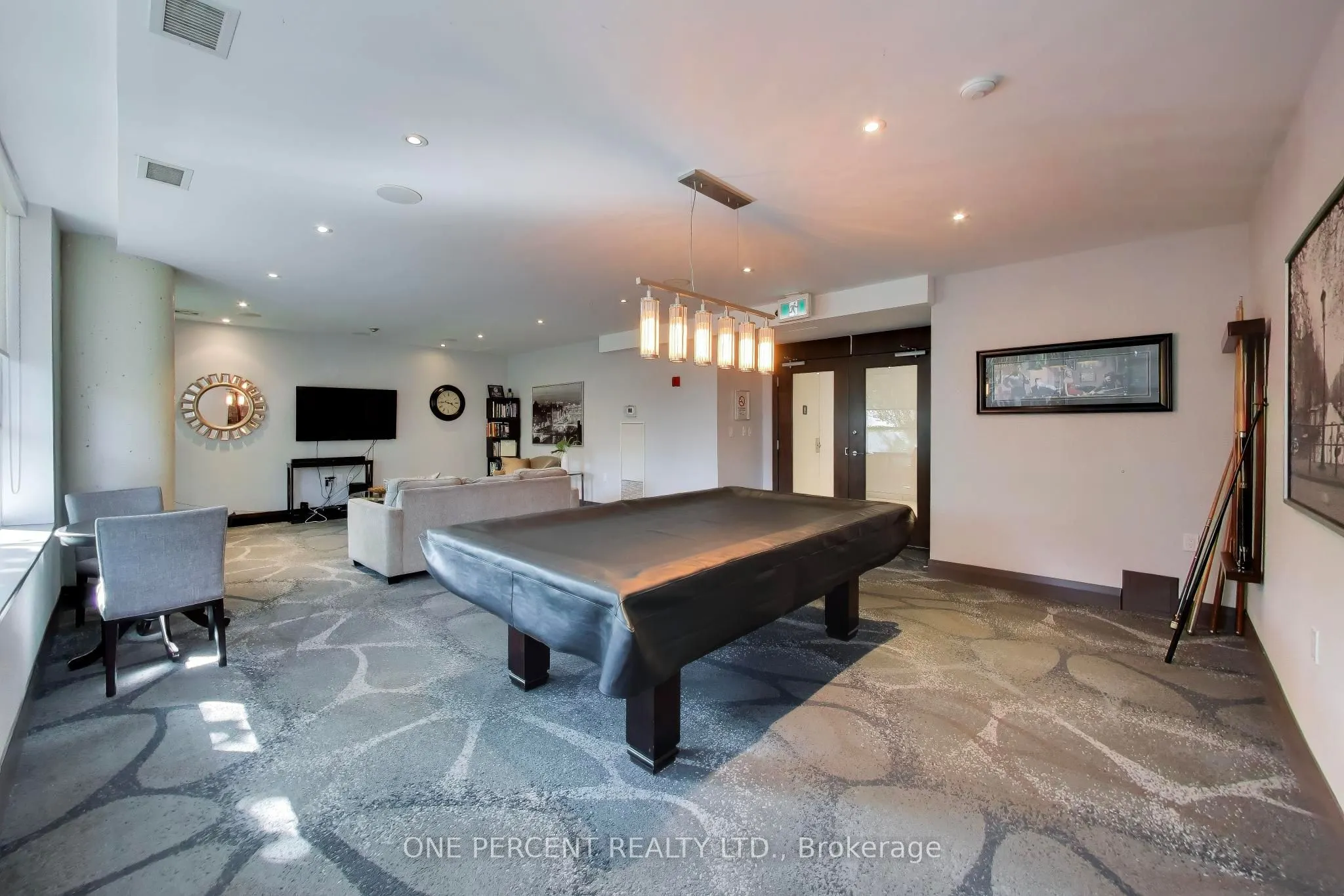 3840 Bathurst Street #109