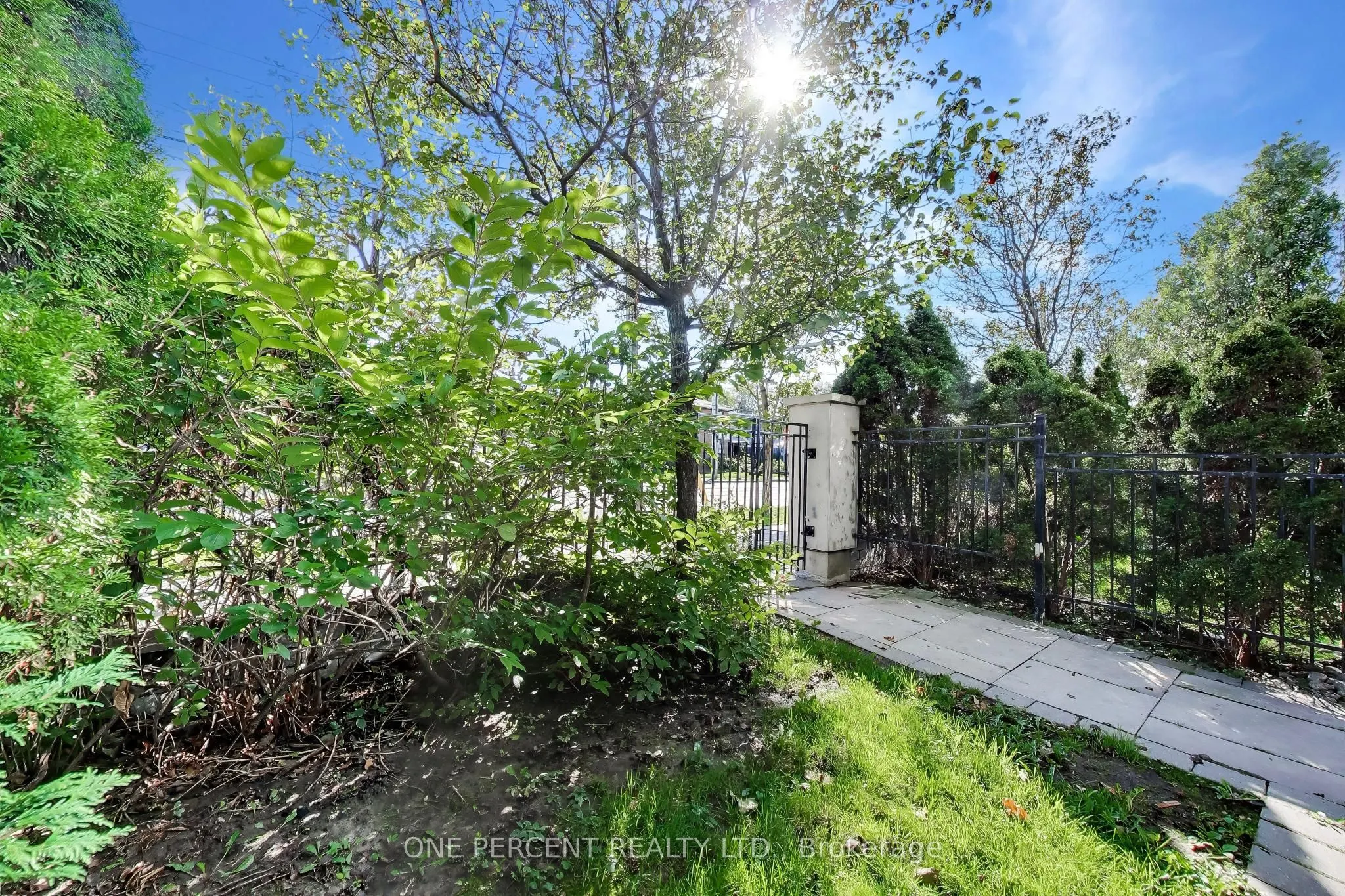3840 Bathurst Street #109
