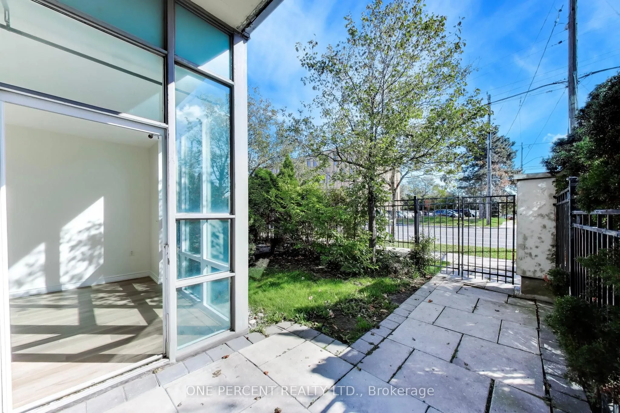 3840 Bathurst Street #109