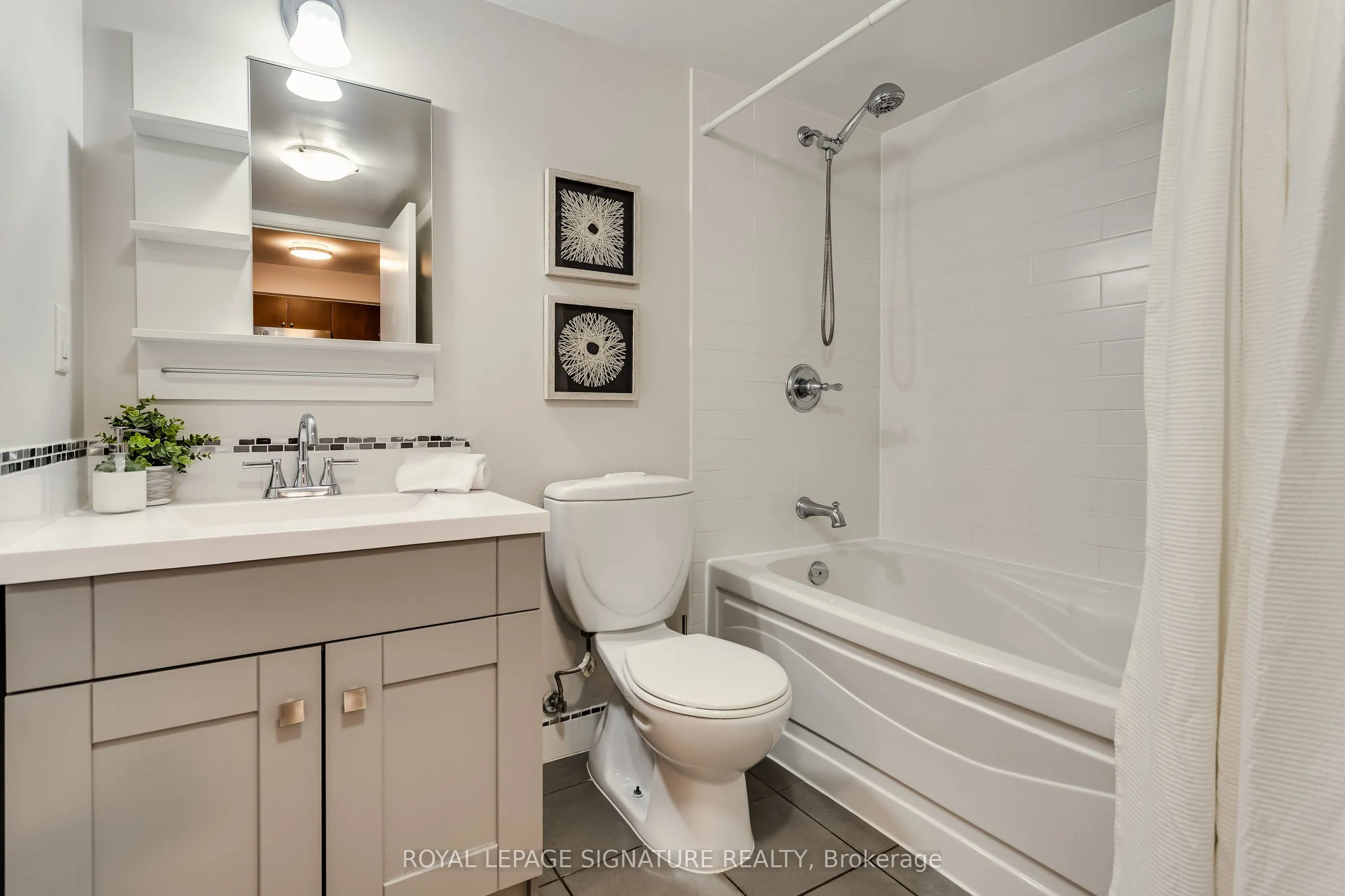 2191 Yonge Street #910