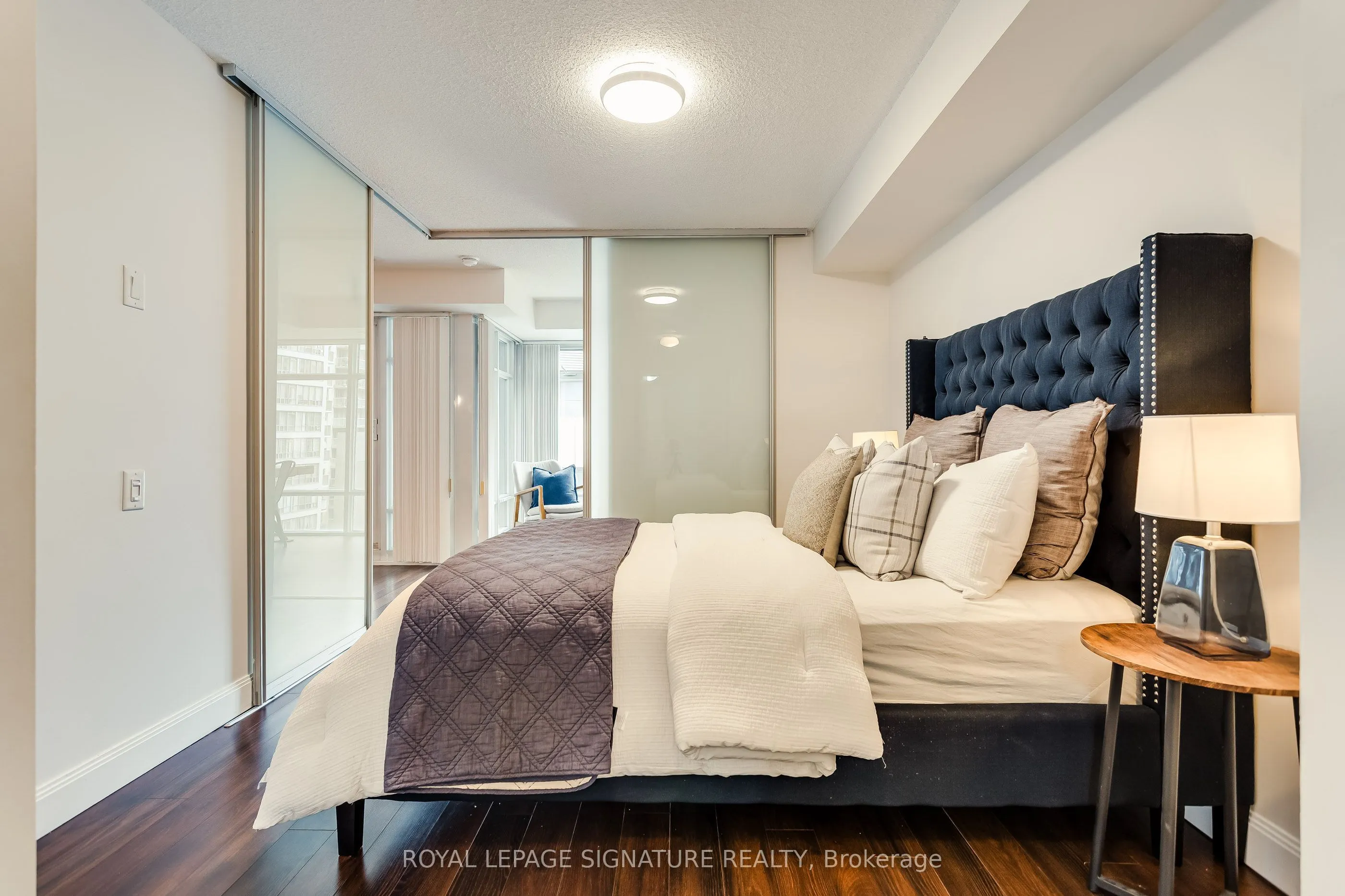 2191 Yonge Street #910