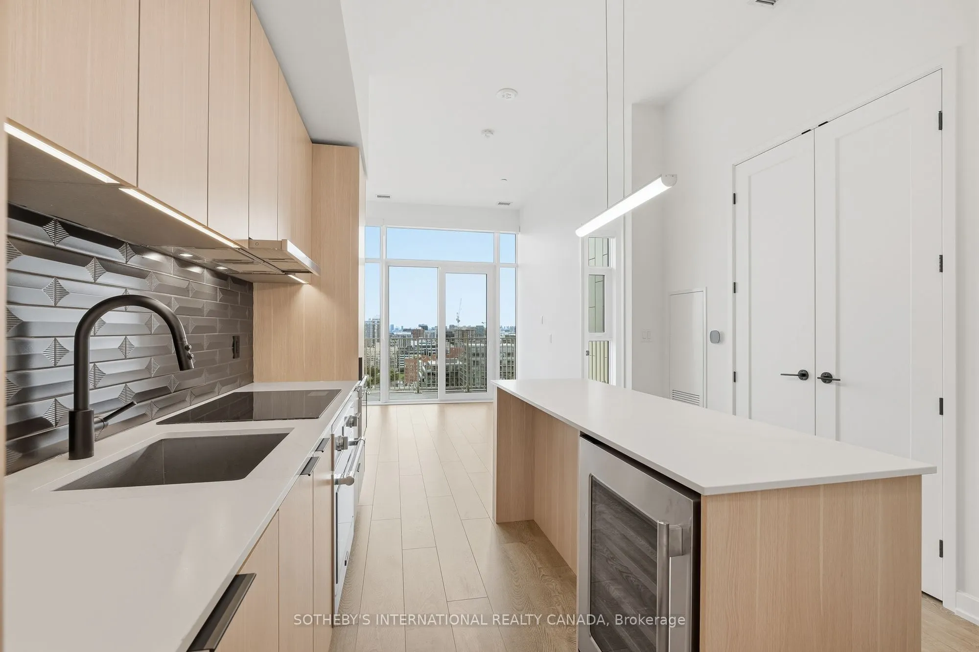 88 Bathurst Street #PH01