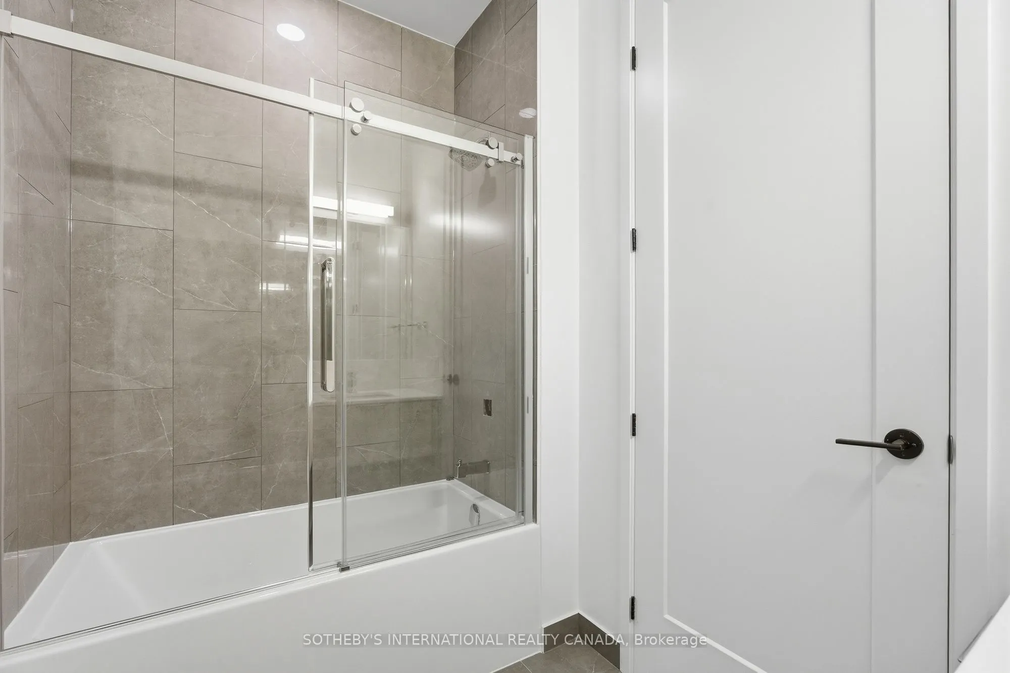 88 Bathurst Street #PH01