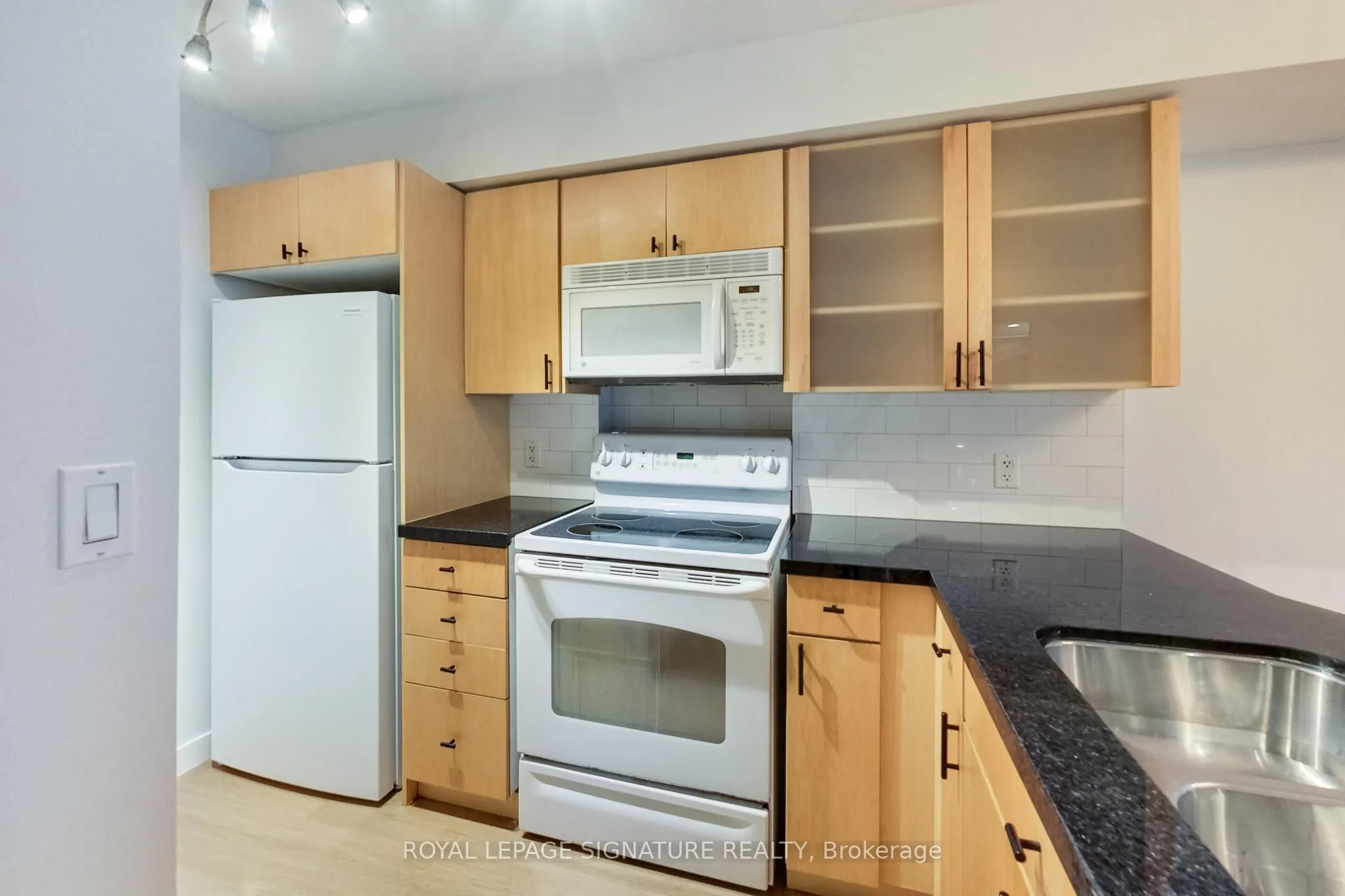 1005 King Street W #405