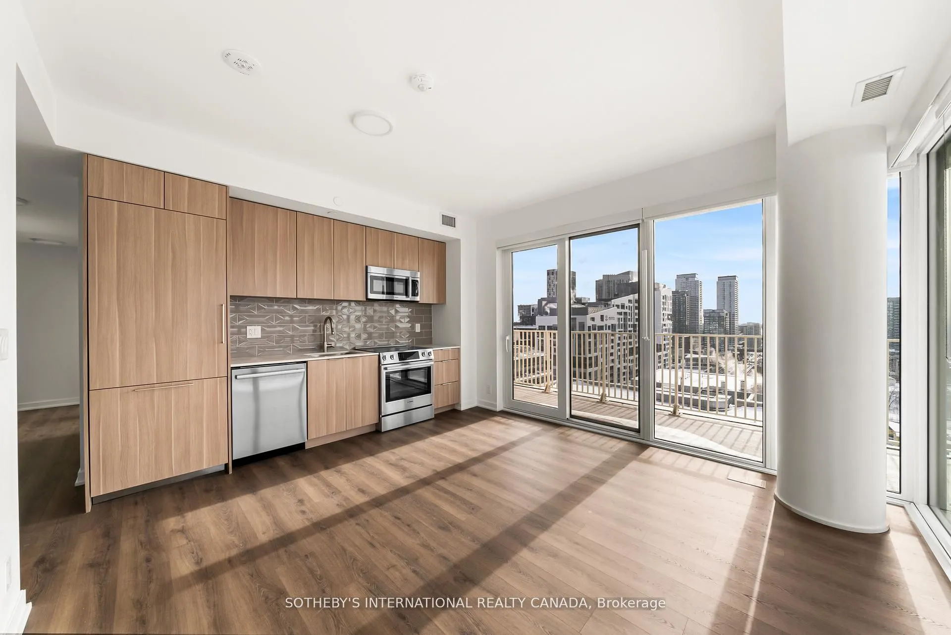 88 bathurst Street #1217