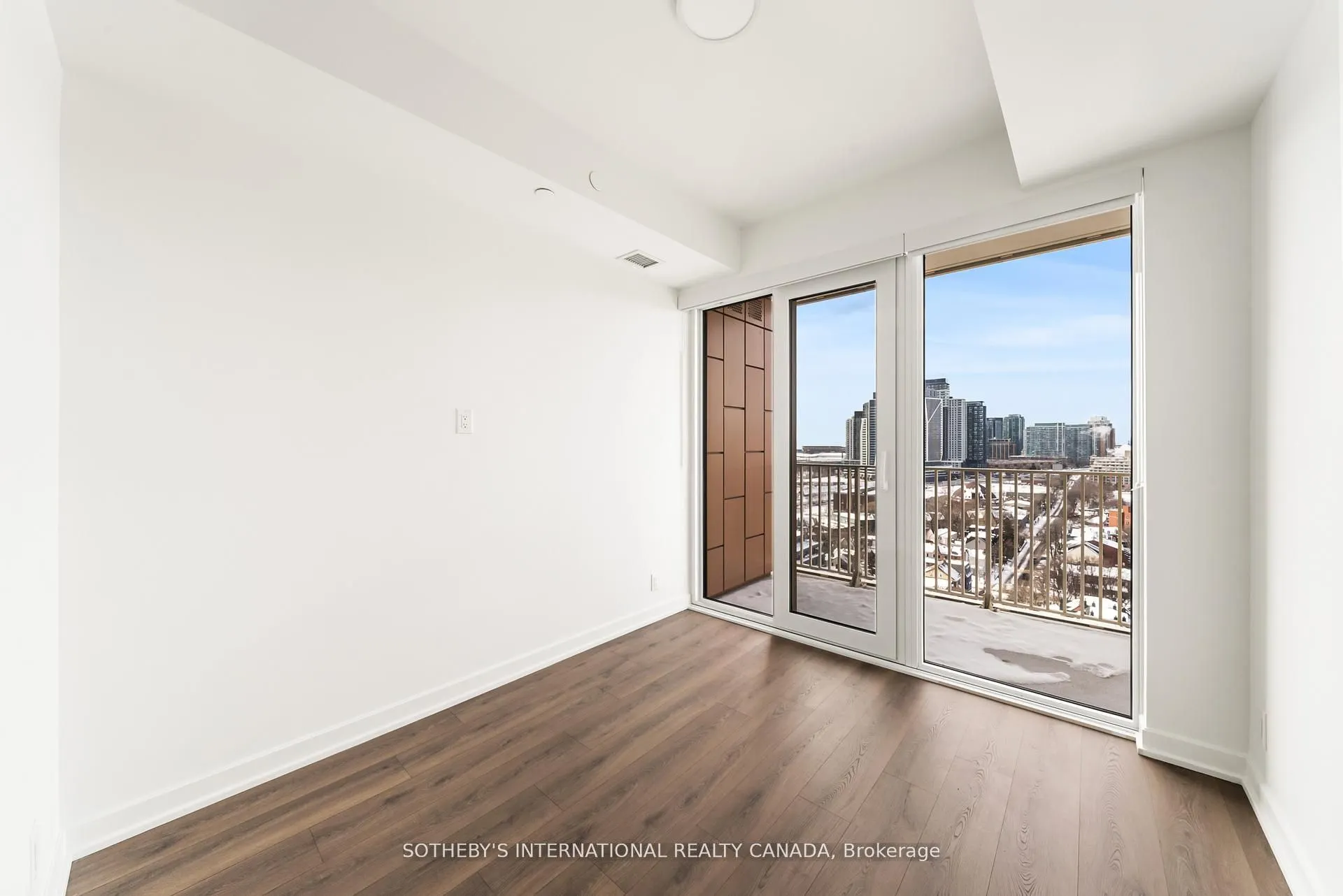 88 bathurst Street #1217
