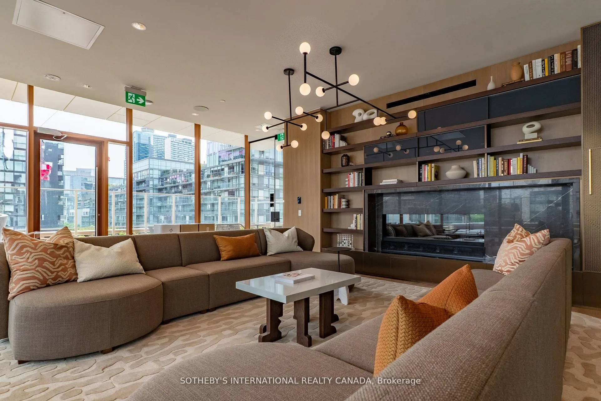 88 bathurst Street #1217