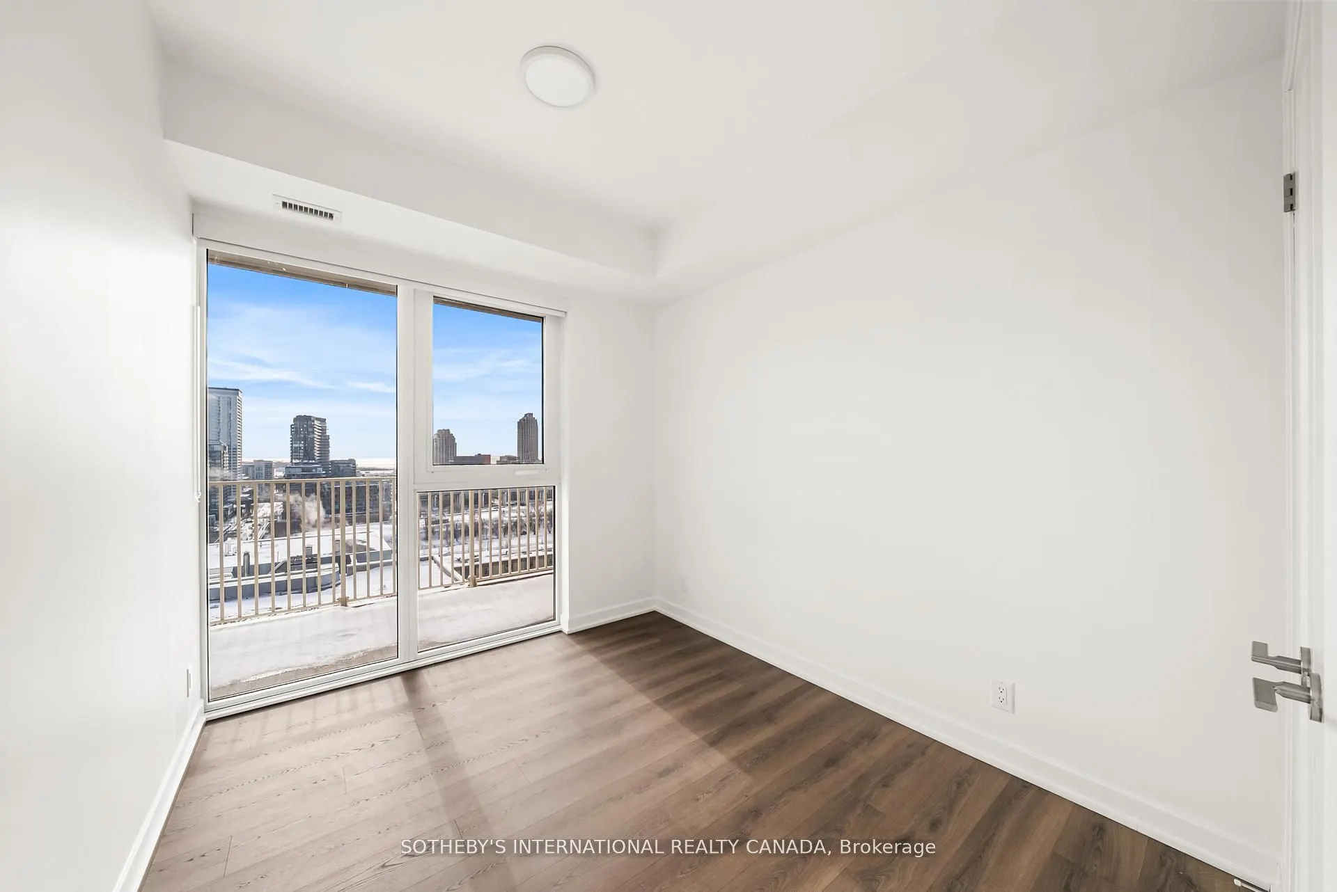 88 bathurst Street #1217