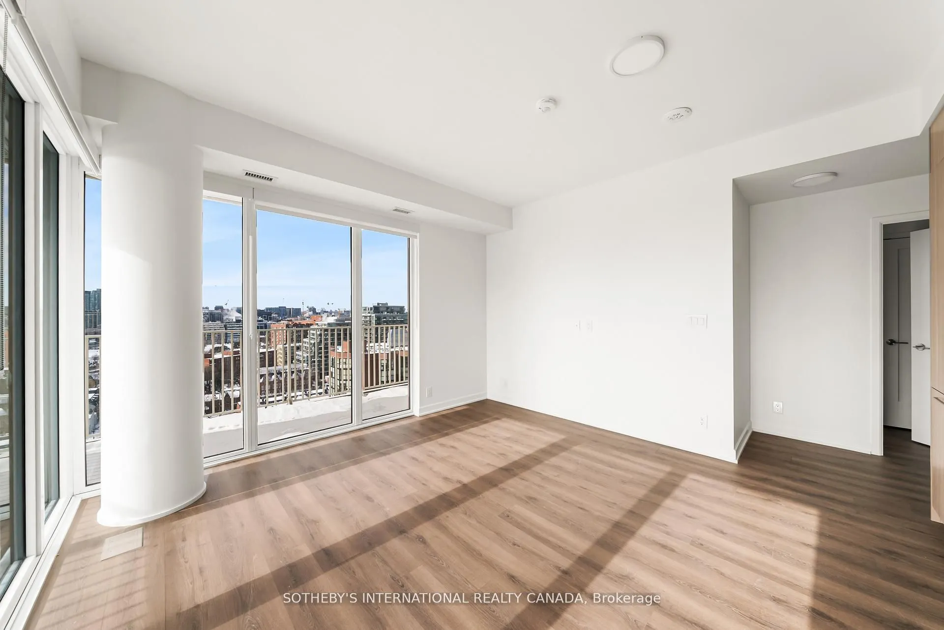 88 bathurst Street #1217