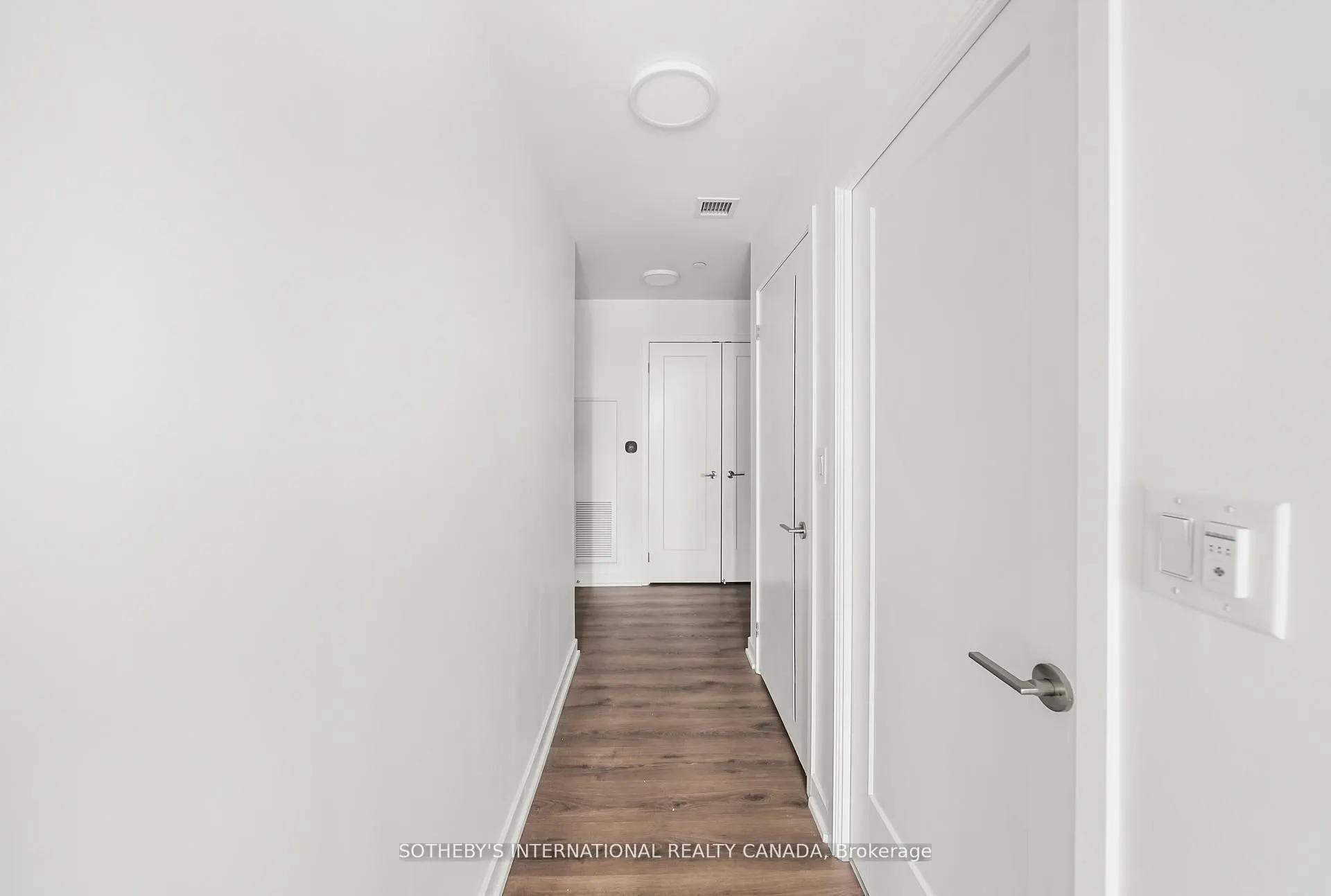88 bathurst Street #1217