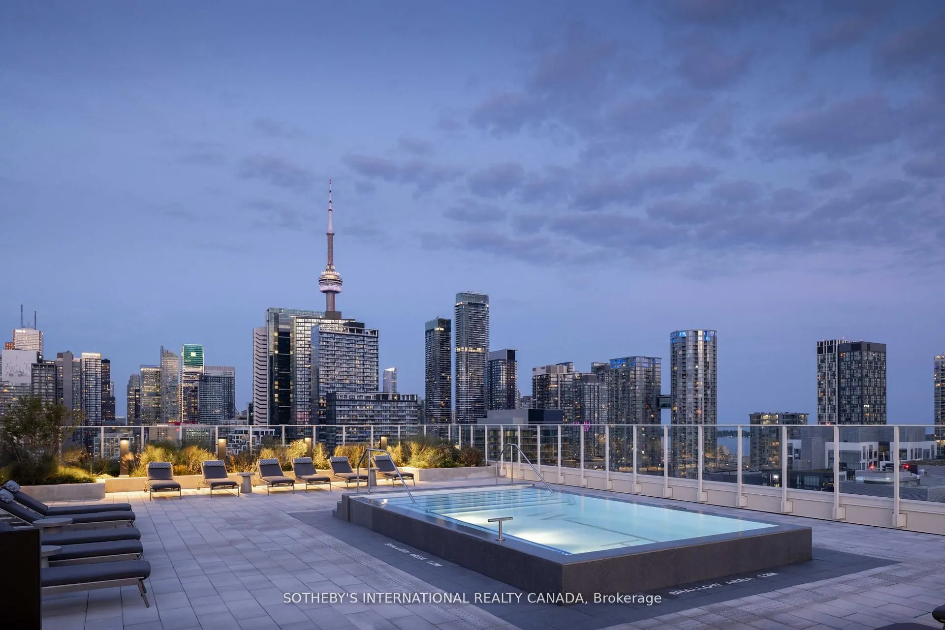 88 bathurst Street #1217